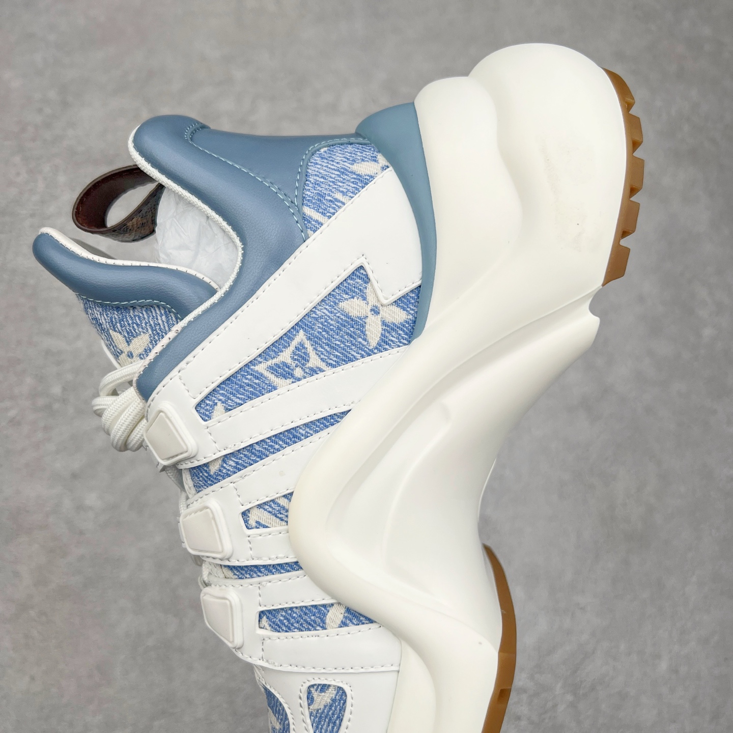 图片[7]-＃纯原福利 Louis Vuitton Archlight Sneakers lv真皮拼色减震运动弓型舞蹈复古走秀老爹运动鞋 升级2023原装配件5D效果礼盒及全套原装配件包装物#支持感应NFC官网跳转#雪梨形超软沙绒纸团+细节制造精品#采用头层小牛皮革饰片#独立开发TPU回弹中底#组合TPR耐磨外底#超软皮内里脚垫❗ 尺码：35-39-选品中心