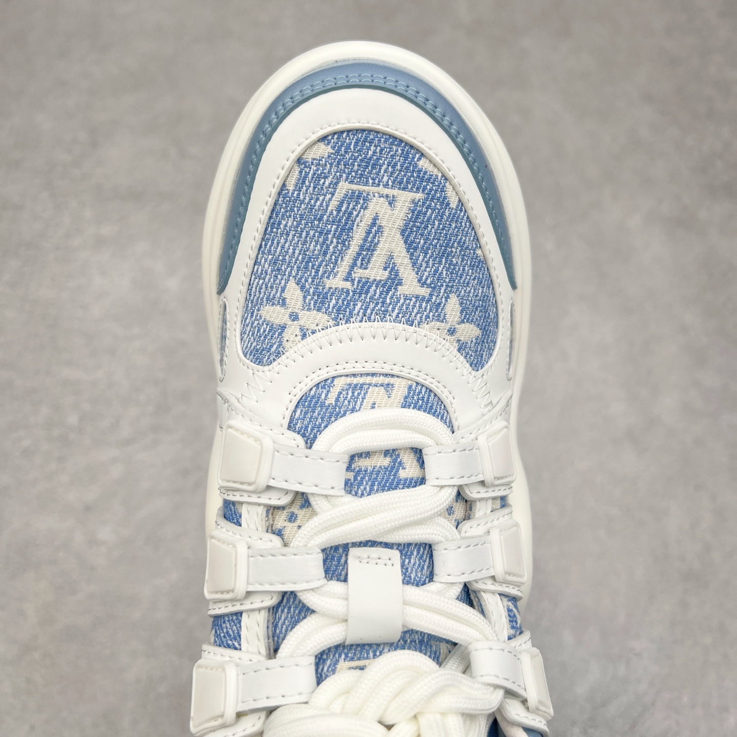 图片[4]-＃纯原福利 Louis Vuitton Archlight Sneakers lv真皮拼色减震运动弓型舞蹈复古走秀老爹运动鞋 升级2023原装配件5D效果礼盒及全套原装配件包装物#支持感应NFC官网跳转#雪梨形超软沙绒纸团+细节制造精品#采用头层小牛皮革饰片#独立开发TPU回弹中底#组合TPR耐磨外底#超软皮内里脚垫❗ 尺码：35-39-选品中心