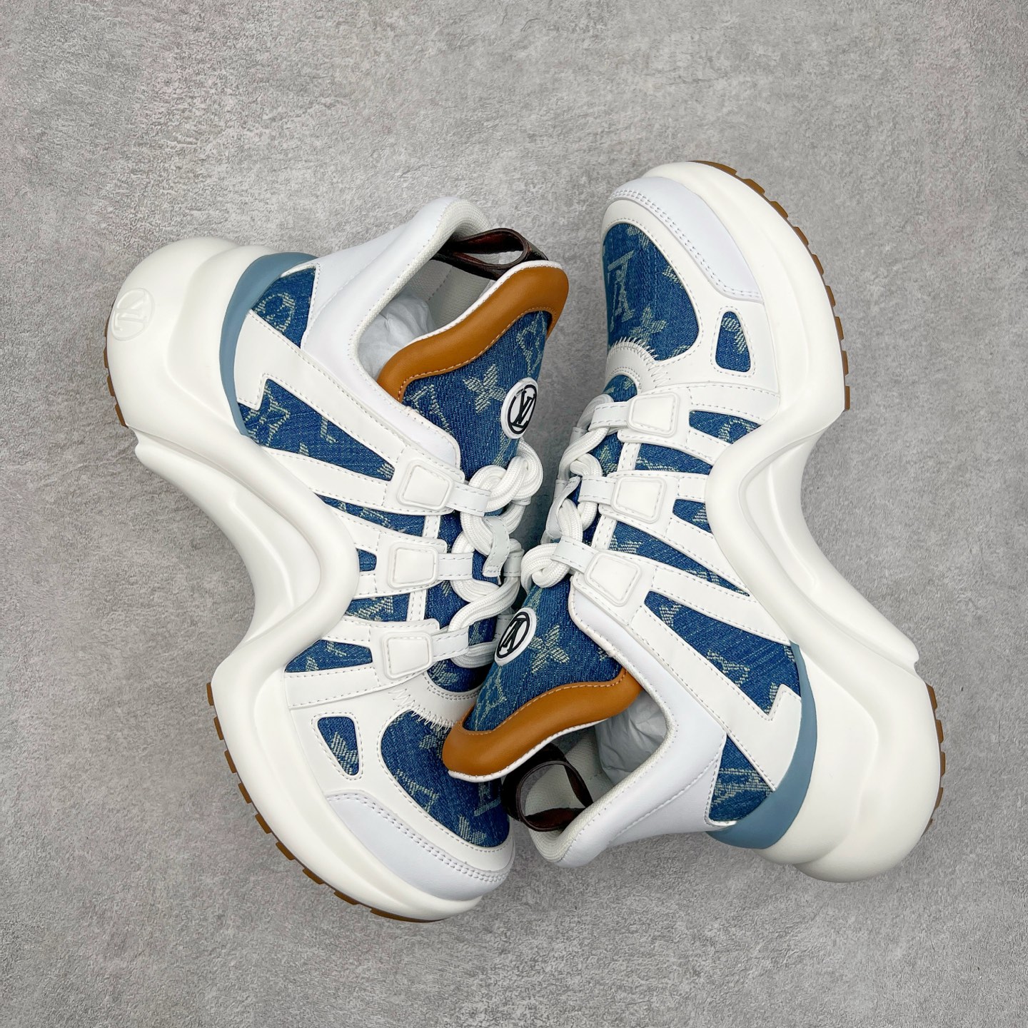 图片[3]-＃纯原福利 Louis Vuitton Archlight Sneakers lv真皮拼色减震运动弓型舞蹈复古走秀老爹运动鞋 升级2023原装配件5D效果礼盒及全套原装配件包装物#支持感应NFC官网跳转#雪梨形超软沙绒纸团+细节制造精品#采用头层小牛皮革饰片#独立开发TPU回弹中底#组合TPR耐磨外底#超软皮内里脚垫❗ 尺码：35-39-选品中心