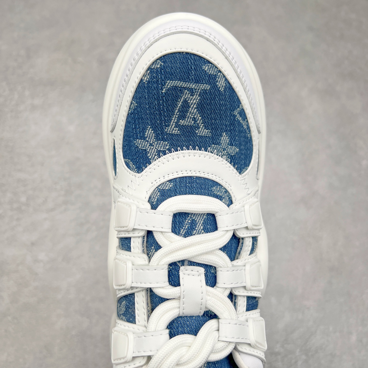 图片[4]-＃纯原福利 Louis Vuitton Archlight Sneakers lv真皮拼色减震运动弓型舞蹈复古走秀老爹运动鞋 升级2023原装配件5D效果礼盒及全套原装配件包装物#支持感应NFC官网跳转#雪梨形超软沙绒纸团+细节制造精品#采用头层小牛皮革饰片#独立开发TPU回弹中底#组合TPR耐磨外底#超软皮内里脚垫❗ 尺码：35-39-选品中心