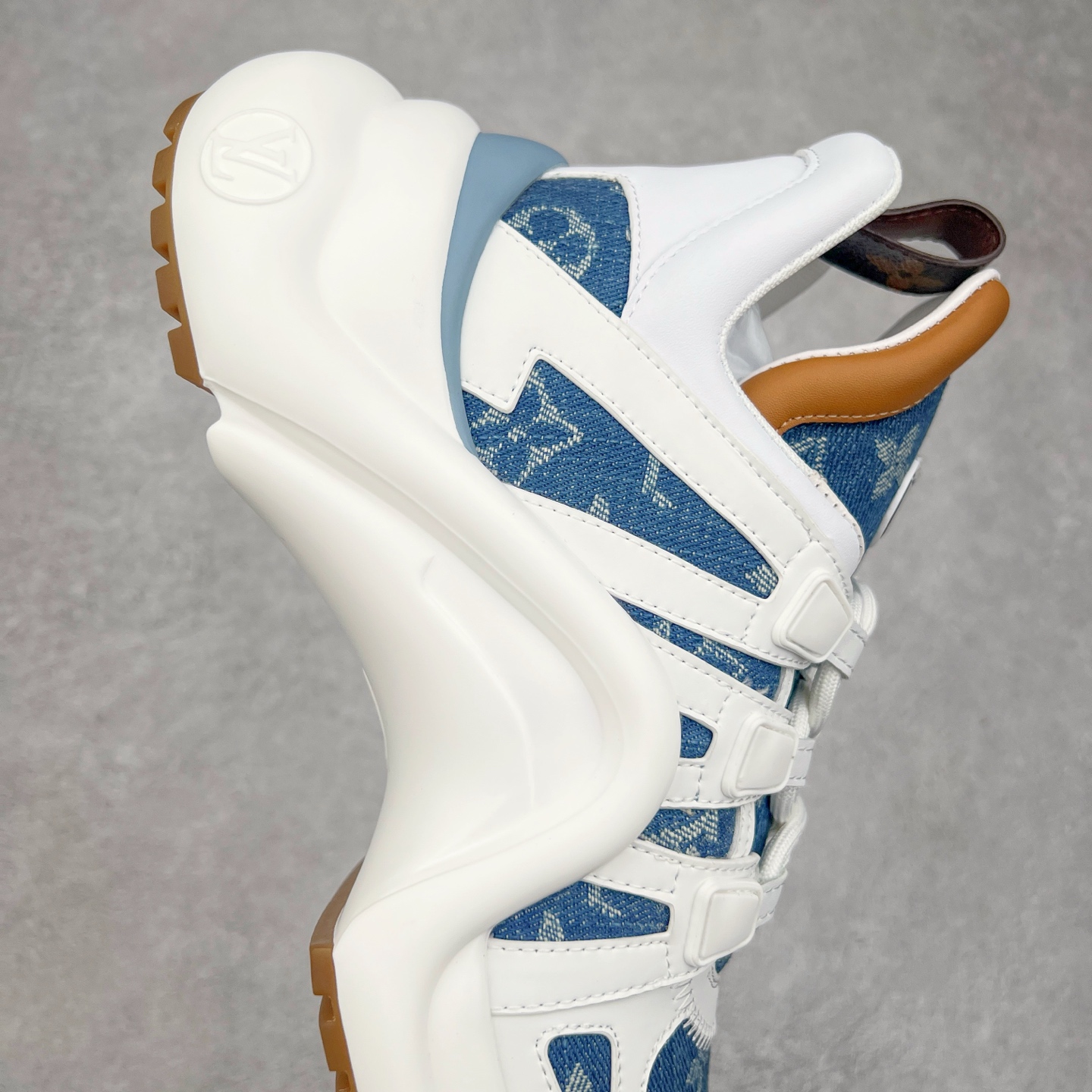 图片[6]-＃纯原福利 Louis Vuitton Archlight Sneakers lv真皮拼色减震运动弓型舞蹈复古走秀老爹运动鞋 升级2023原装配件5D效果礼盒及全套原装配件包装物#支持感应NFC官网跳转#雪梨形超软沙绒纸团+细节制造精品#采用头层小牛皮革饰片#独立开发TPU回弹中底#组合TPR耐磨外底#超软皮内里脚垫❗ 尺码：35-39-选品中心