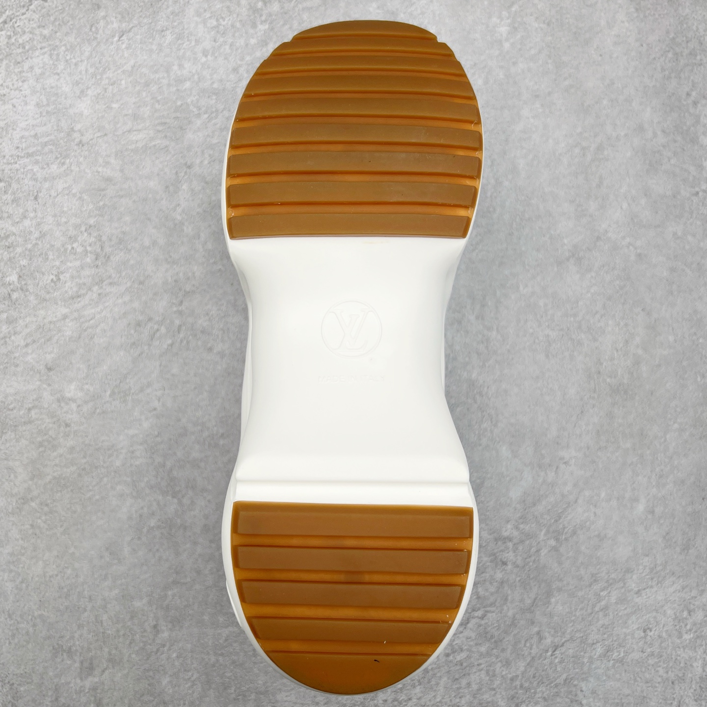 图片[9]-＃纯原福利 Louis Vuitton Archlight Sneakers lv真皮拼色减震运动弓型舞蹈复古走秀老爹运动鞋 升级2023原装配件5D效果礼盒及全套原装配件包装物#支持感应NFC官网跳转#雪梨形超软沙绒纸团+细节制造精品#采用头层小牛皮革饰片#独立开发TPU回弹中底#组合TPR耐磨外底#超软皮内里脚垫❗ 尺码：35-39-选品中心