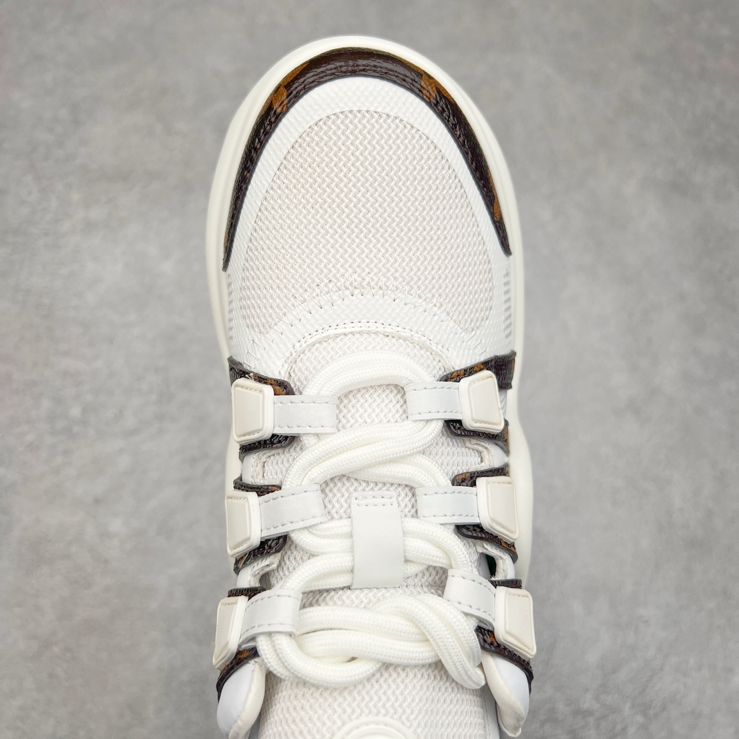 图片[4]-＃纯原福利 Louis Vuitton Archlight Sneakers lv真皮拼色减震运动弓型舞蹈复古走秀老爹运动鞋 升级2023原装配件5D效果礼盒及全套原装配件包装物#支持感应NFC官网跳转#雪梨形超软沙绒纸团+细节制造精品#采用头层小牛皮革饰片#独立开发TPU回弹中底#组合TPR耐磨外底#超软皮内里脚垫❗ 尺码：35-39-选品中心