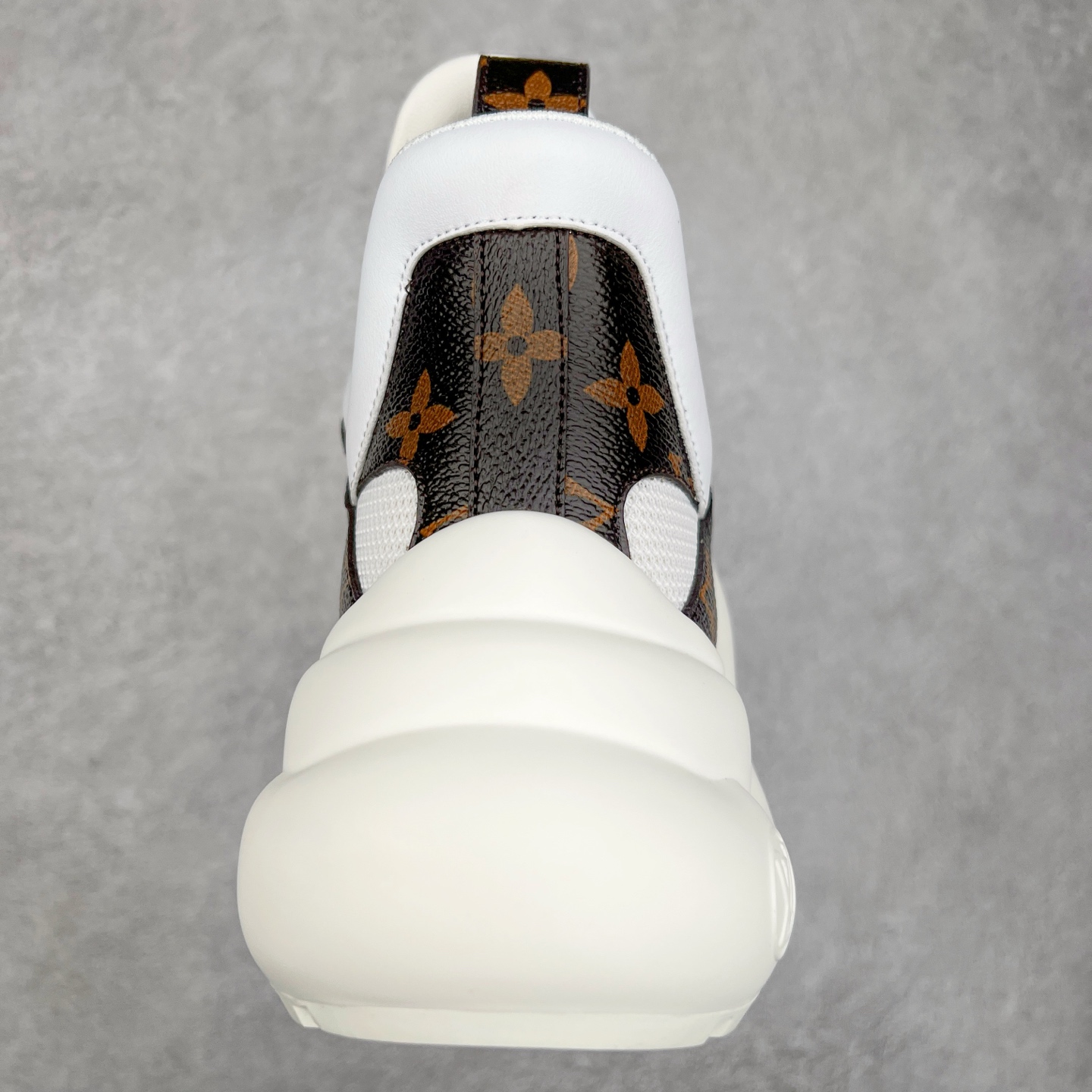 图片[8]-＃纯原福利 Louis Vuitton Archlight Sneakers lv真皮拼色减震运动弓型舞蹈复古走秀老爹运动鞋 升级2023原装配件5D效果礼盒及全套原装配件包装物#支持感应NFC官网跳转#雪梨形超软沙绒纸团+细节制造精品#采用头层小牛皮革饰片#独立开发TPU回弹中底#组合TPR耐磨外底#超软皮内里脚垫❗ 尺码：35-39-选品中心