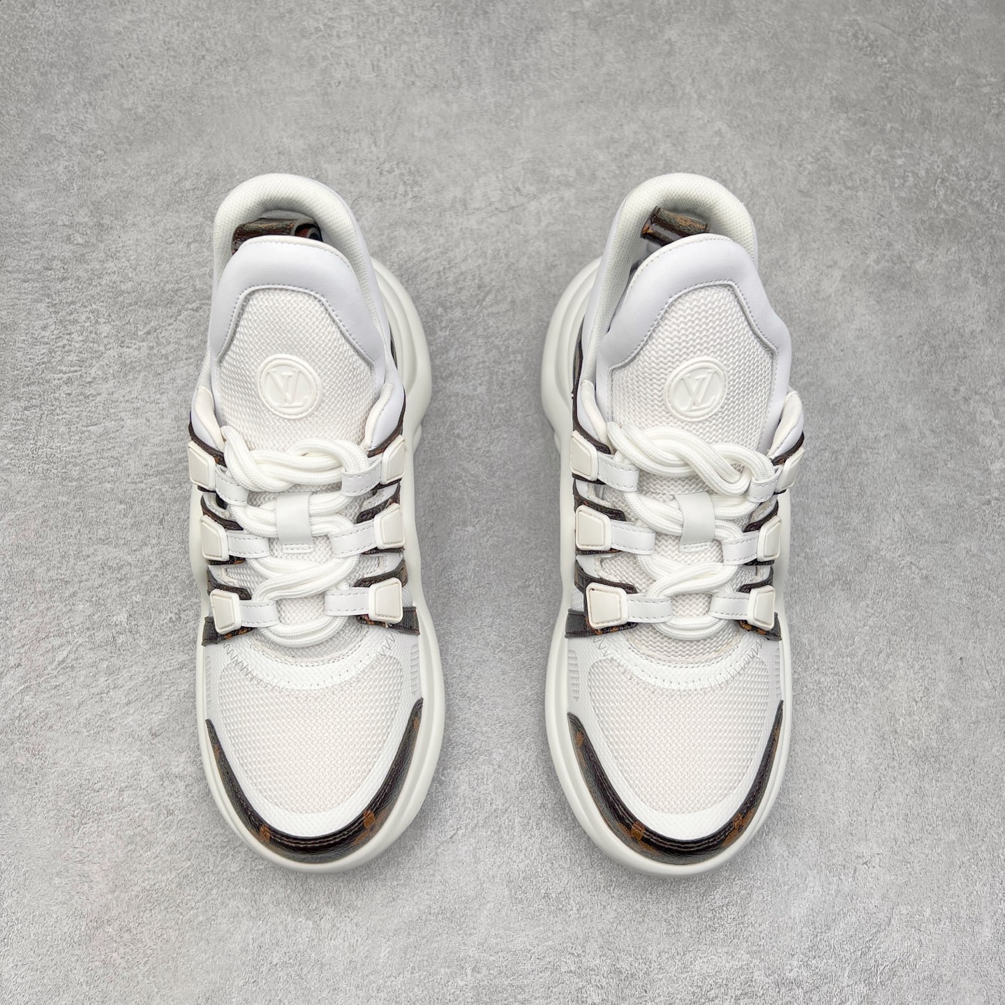 图片[2]-＃纯原福利 Louis Vuitton Archlight Sneakers lv真皮拼色减震运动弓型舞蹈复古走秀老爹运动鞋 升级2023原装配件5D效果礼盒及全套原装配件包装物#支持感应NFC官网跳转#雪梨形超软沙绒纸团+细节制造精品#采用头层小牛皮革饰片#独立开发TPU回弹中底#组合TPR耐磨外底#超软皮内里脚垫❗ 尺码：35-39-选品中心