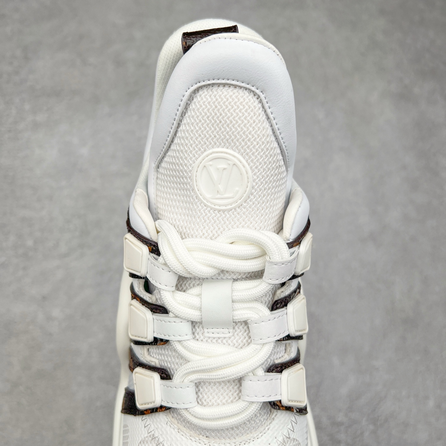 图片[5]-＃纯原福利 Louis Vuitton Archlight Sneakers lv真皮拼色减震运动弓型舞蹈复古走秀老爹运动鞋 升级2023原装配件5D效果礼盒及全套原装配件包装物#支持感应NFC官网跳转#雪梨形超软沙绒纸团+细节制造精品#采用头层小牛皮革饰片#独立开发TPU回弹中底#组合TPR耐磨外底#超软皮内里脚垫❗ 尺码：35-39-选品中心