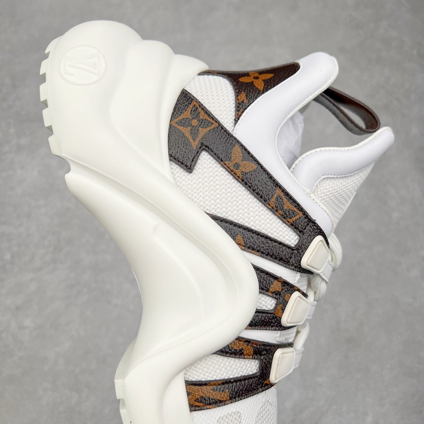 图片[6]-＃纯原福利 Louis Vuitton Archlight Sneakers lv真皮拼色减震运动弓型舞蹈复古走秀老爹运动鞋 升级2023原装配件5D效果礼盒及全套原装配件包装物#支持感应NFC官网跳转#雪梨形超软沙绒纸团+细节制造精品#采用头层小牛皮革饰片#独立开发TPU回弹中底#组合TPR耐磨外底#超软皮内里脚垫❗ 尺码：35-39-选品中心