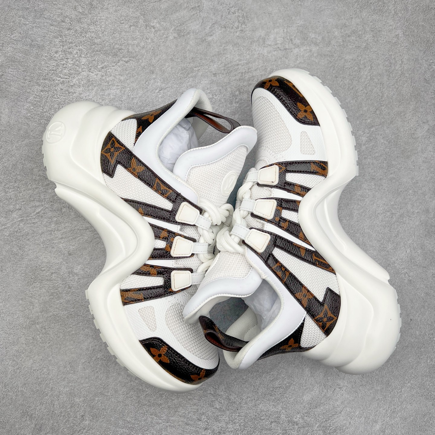 图片[3]-＃纯原福利 Louis Vuitton Archlight Sneakers lv真皮拼色减震运动弓型舞蹈复古走秀老爹运动鞋 升级2023原装配件5D效果礼盒及全套原装配件包装物#支持感应NFC官网跳转#雪梨形超软沙绒纸团+细节制造精品#采用头层小牛皮革饰片#独立开发TPU回弹中底#组合TPR耐磨外底#超软皮内里脚垫❗ 尺码：35-39-选品中心