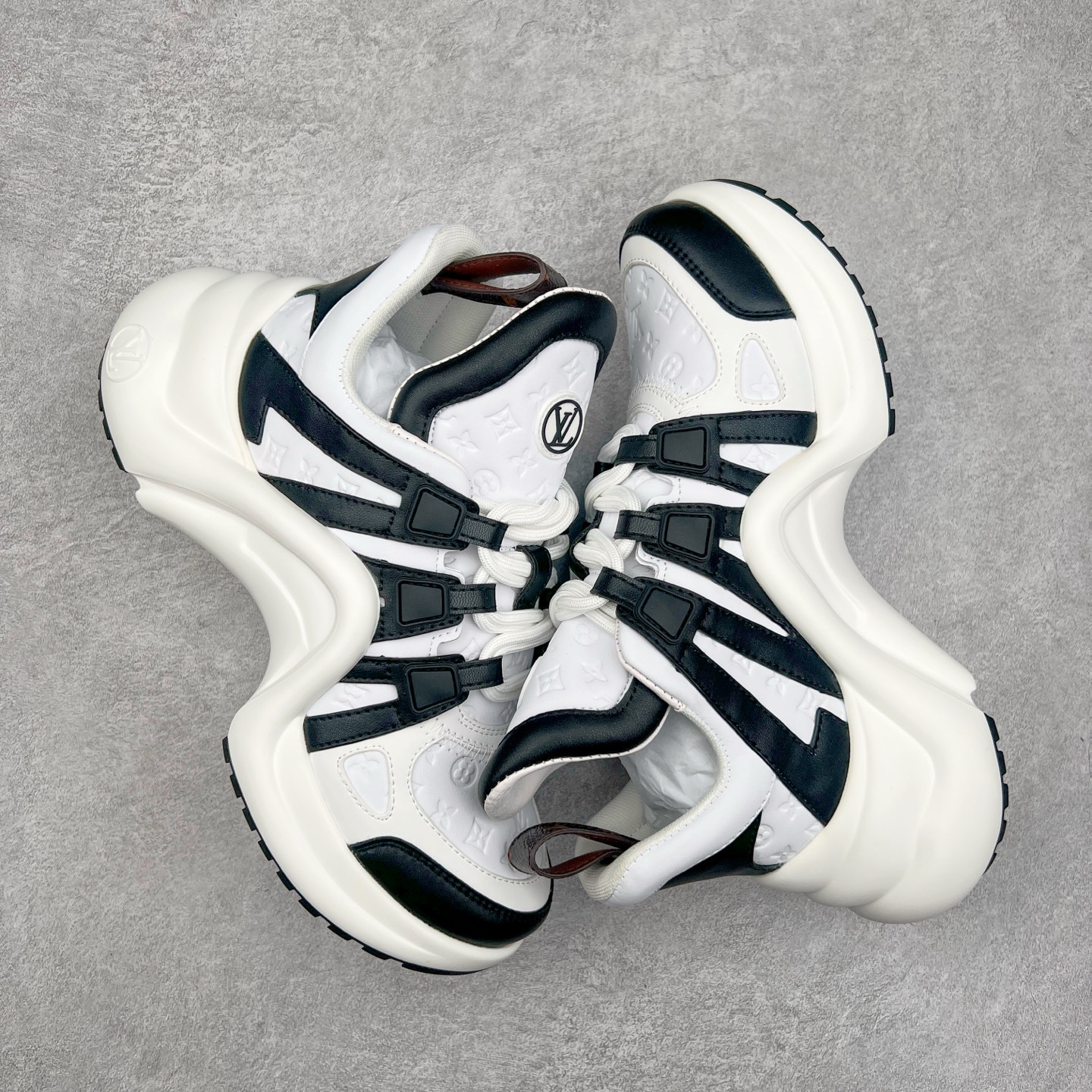 图片[3]-＃纯原福利 Louis Vuitton Archlight Sneakers lv真皮拼色减震运动弓型舞蹈复古走秀老爹运动鞋 升级2023原装配件5D效果礼盒及全套原装配件包装物#支持感应NFC官网跳转#雪梨形超软沙绒纸团+细节制造精品#采用头层小牛皮革饰片#独立开发TPU回弹中底#组合TPR耐磨外底#超软皮内里脚垫❗ 尺码：35-39-选品中心