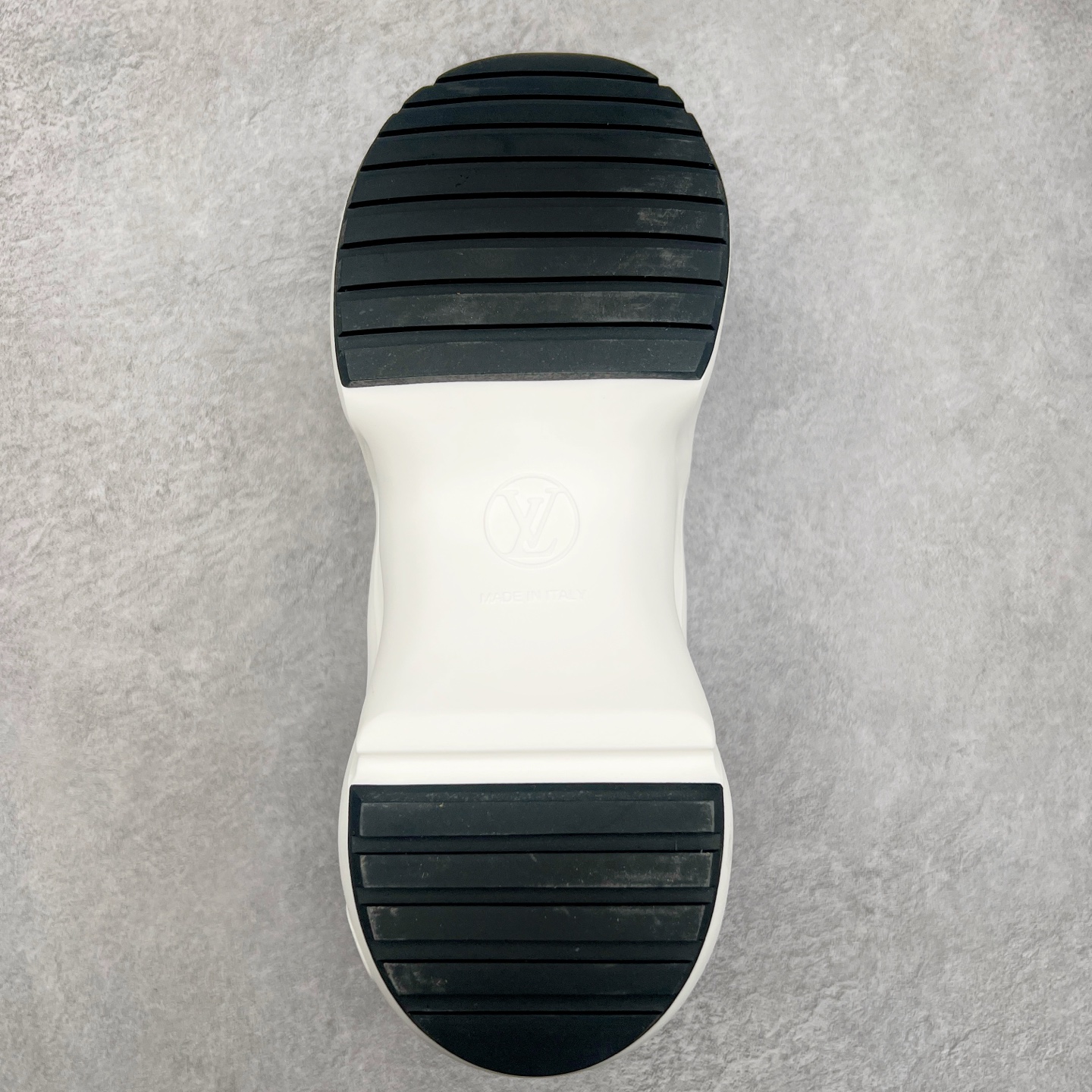 图片[9]-＃纯原福利 Louis Vuitton Archlight Sneakers lv真皮拼色减震运动弓型舞蹈复古走秀老爹运动鞋 升级2023原装配件5D效果礼盒及全套原装配件包装物#支持感应NFC官网跳转#雪梨形超软沙绒纸团+细节制造精品#采用头层小牛皮革饰片#独立开发TPU回弹中底#组合TPR耐磨外底#超软皮内里脚垫❗ 尺码：35-39-选品中心