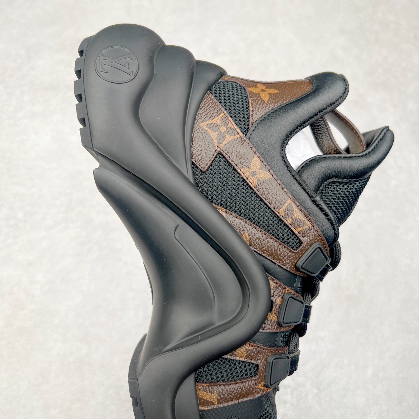 图片[6]-＃纯原福利 Louis Vuitton Archlight Sneakers lv真皮拼色减震运动弓型舞蹈复古走秀老爹运动鞋 升级2023原装配件5D效果礼盒及全套原装配件包装物#支持感应NFC官网跳转#雪梨形超软沙绒纸团+细节制造精品#采用头层小牛皮革饰片#独立开发TPU回弹中底#组合TPR耐磨外底#超软皮内里脚垫❗ 尺码：35-39-选品中心