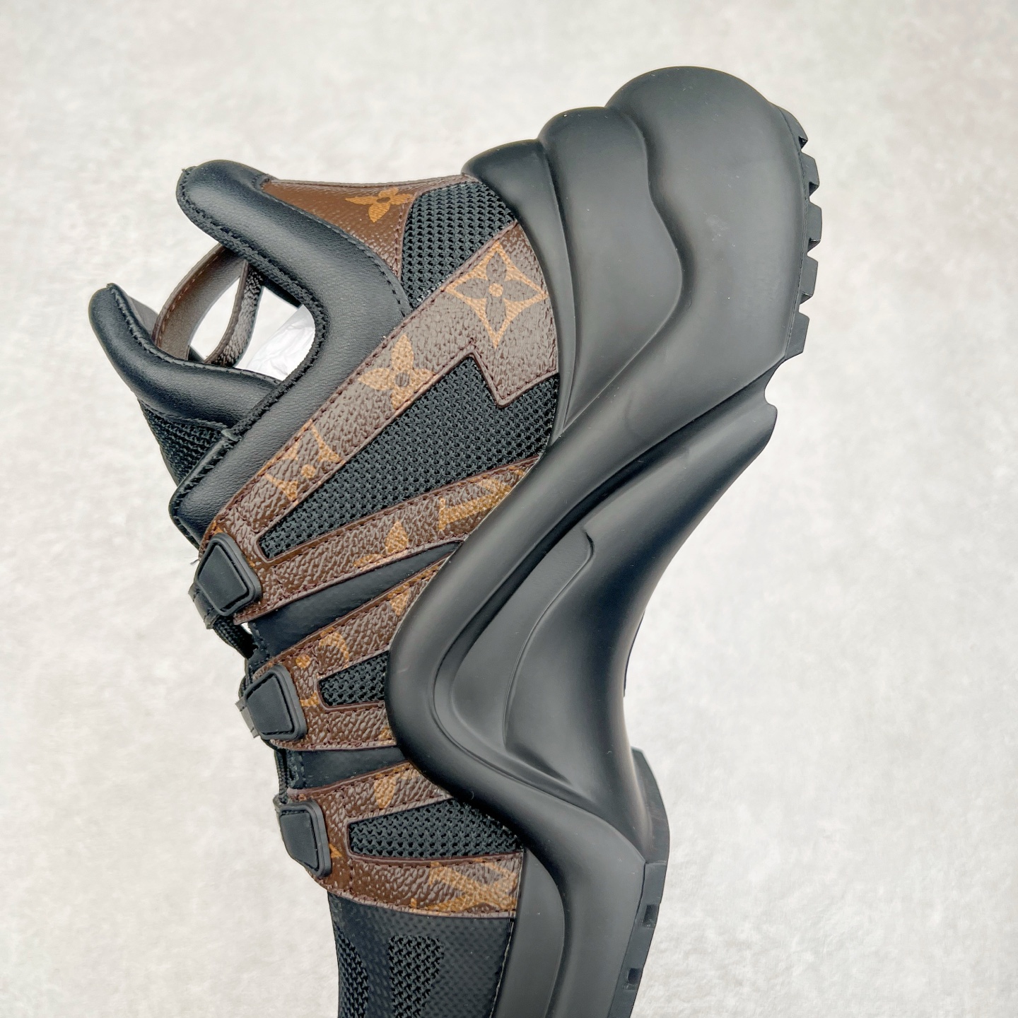 图片[7]-＃纯原福利 Louis Vuitton Archlight Sneakers lv真皮拼色减震运动弓型舞蹈复古走秀老爹运动鞋 升级2023原装配件5D效果礼盒及全套原装配件包装物#支持感应NFC官网跳转#雪梨形超软沙绒纸团+细节制造精品#采用头层小牛皮革饰片#独立开发TPU回弹中底#组合TPR耐磨外底#超软皮内里脚垫❗ 尺码：35-39-选品中心