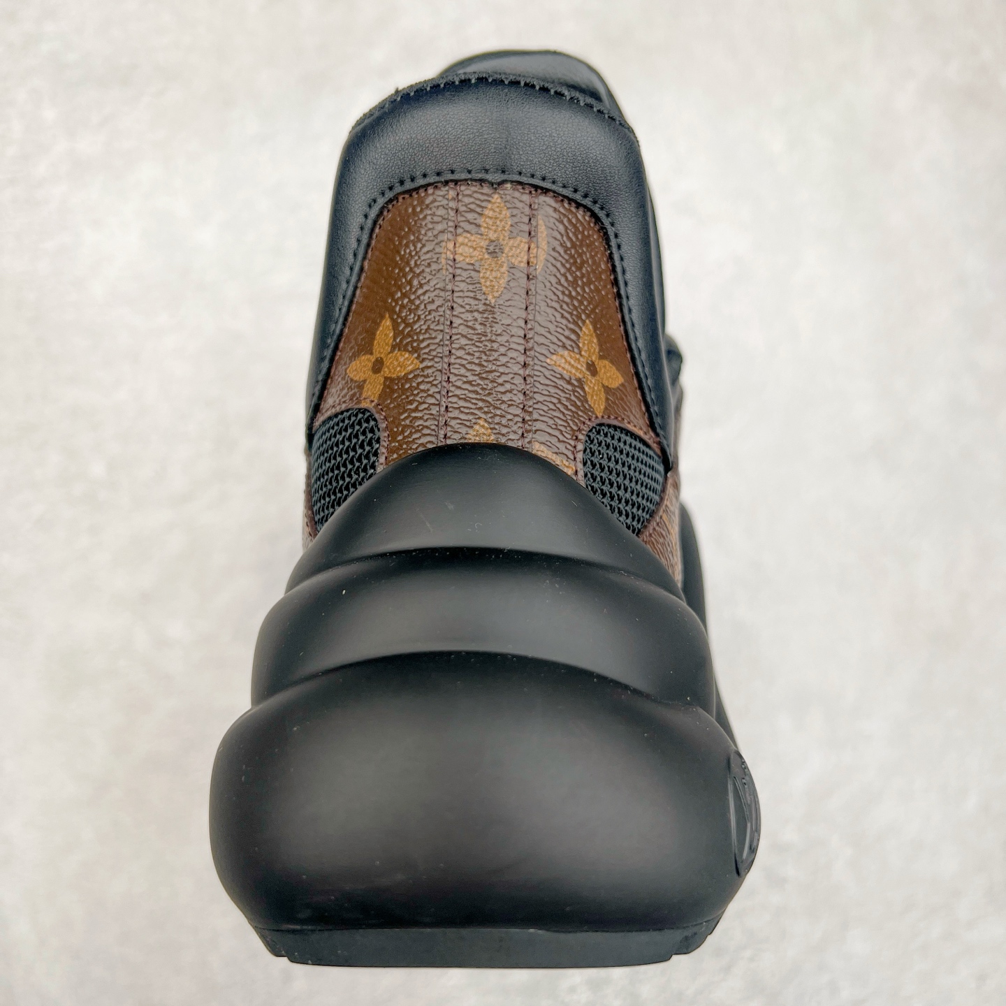 图片[8]-＃纯原福利 Louis Vuitton Archlight Sneakers lv真皮拼色减震运动弓型舞蹈复古走秀老爹运动鞋 升级2023原装配件5D效果礼盒及全套原装配件包装物#支持感应NFC官网跳转#雪梨形超软沙绒纸团+细节制造精品#采用头层小牛皮革饰片#独立开发TPU回弹中底#组合TPR耐磨外底#超软皮内里脚垫❗ 尺码：35-39-选品中心