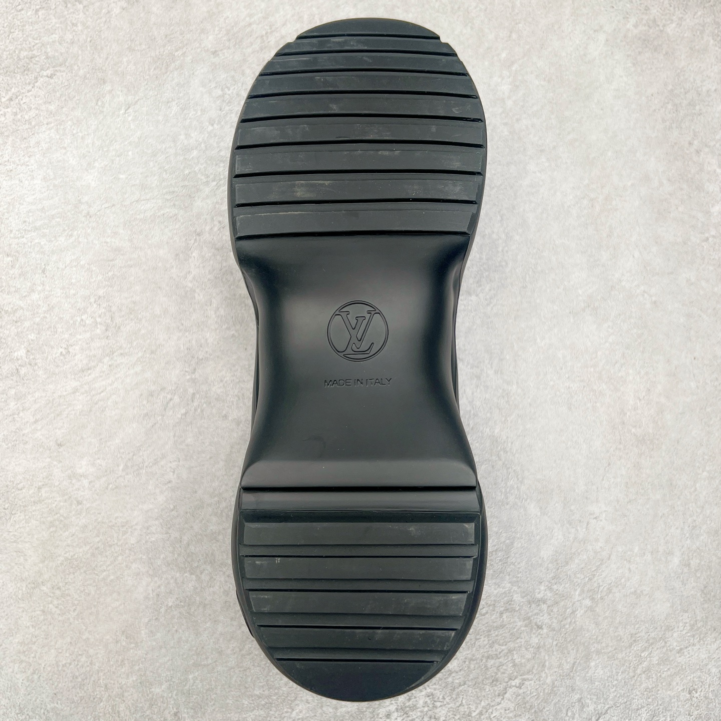 图片[9]-＃纯原福利 Louis Vuitton Archlight Sneakers lv真皮拼色减震运动弓型舞蹈复古走秀老爹运动鞋 升级2023原装配件5D效果礼盒及全套原装配件包装物#支持感应NFC官网跳转#雪梨形超软沙绒纸团+细节制造精品#采用头层小牛皮革饰片#独立开发TPU回弹中底#组合TPR耐磨外底#超软皮内里脚垫❗ 尺码：35-39-选品中心