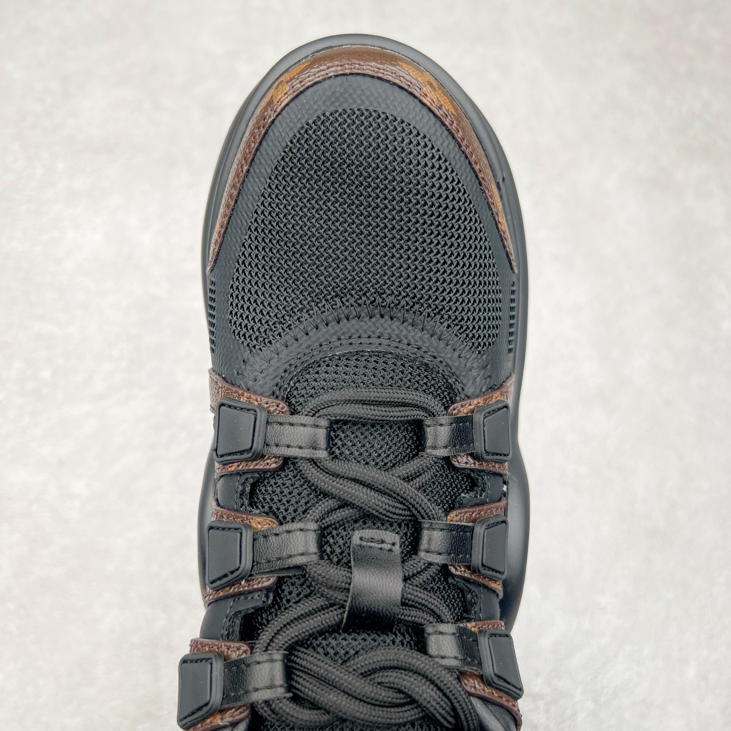 图片[4]-＃纯原福利 Louis Vuitton Archlight Sneakers lv真皮拼色减震运动弓型舞蹈复古走秀老爹运动鞋 升级2023原装配件5D效果礼盒及全套原装配件包装物#支持感应NFC官网跳转#雪梨形超软沙绒纸团+细节制造精品#采用头层小牛皮革饰片#独立开发TPU回弹中底#组合TPR耐磨外底#超软皮内里脚垫❗ 尺码：35-39-选品中心