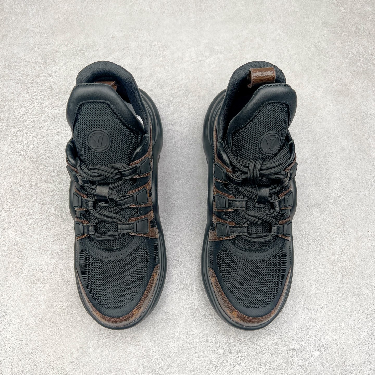 图片[2]-＃纯原福利 Louis Vuitton Archlight Sneakers lv真皮拼色减震运动弓型舞蹈复古走秀老爹运动鞋 升级2023原装配件5D效果礼盒及全套原装配件包装物#支持感应NFC官网跳转#雪梨形超软沙绒纸团+细节制造精品#采用头层小牛皮革饰片#独立开发TPU回弹中底#组合TPR耐磨外底#超软皮内里脚垫❗ 尺码：35-39-选品中心