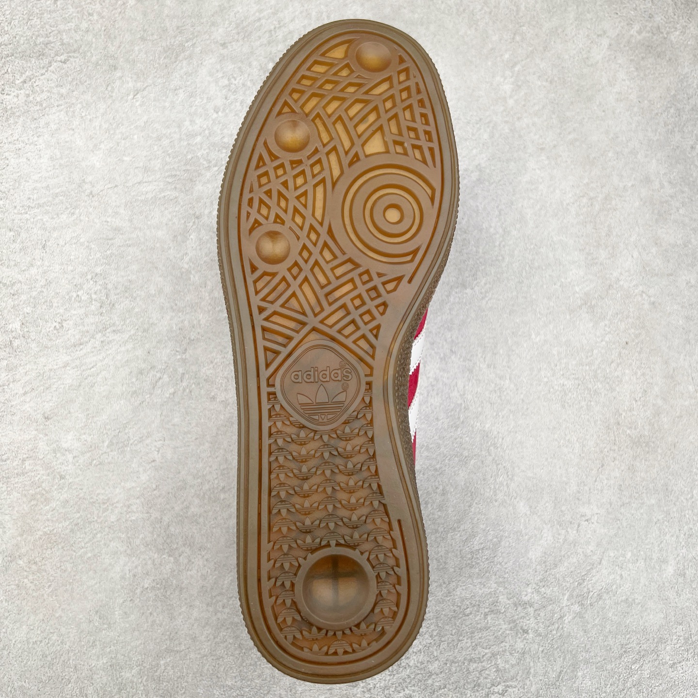 图片[9]-AD Originals Handball SPZL 手球运动员系列百搭休闲运动板鞋 BD7617 这款来自阿迪达斯的这款HANDBALL SPZL前身是一双手球运动鞋，这一次拿来复刻，所以鞋面的主要色彩选用了黑色， 鞋面外侧除了Spezial字母之外还有三叶草标志。Handball SPZL作为复古手球训练鞋与作为室内足球鞋的Samba有着异曲同工之处，但是质感更为出众的鞋身以及丰富的配色选择比起Samba来讲可以说是更胜一筹了！尺码：36 36⅔ 37⅓ 38 38⅔ 39⅓ 40 40⅔ 41⅓ 42 42⅔ 43⅓ 44 45-选品中心