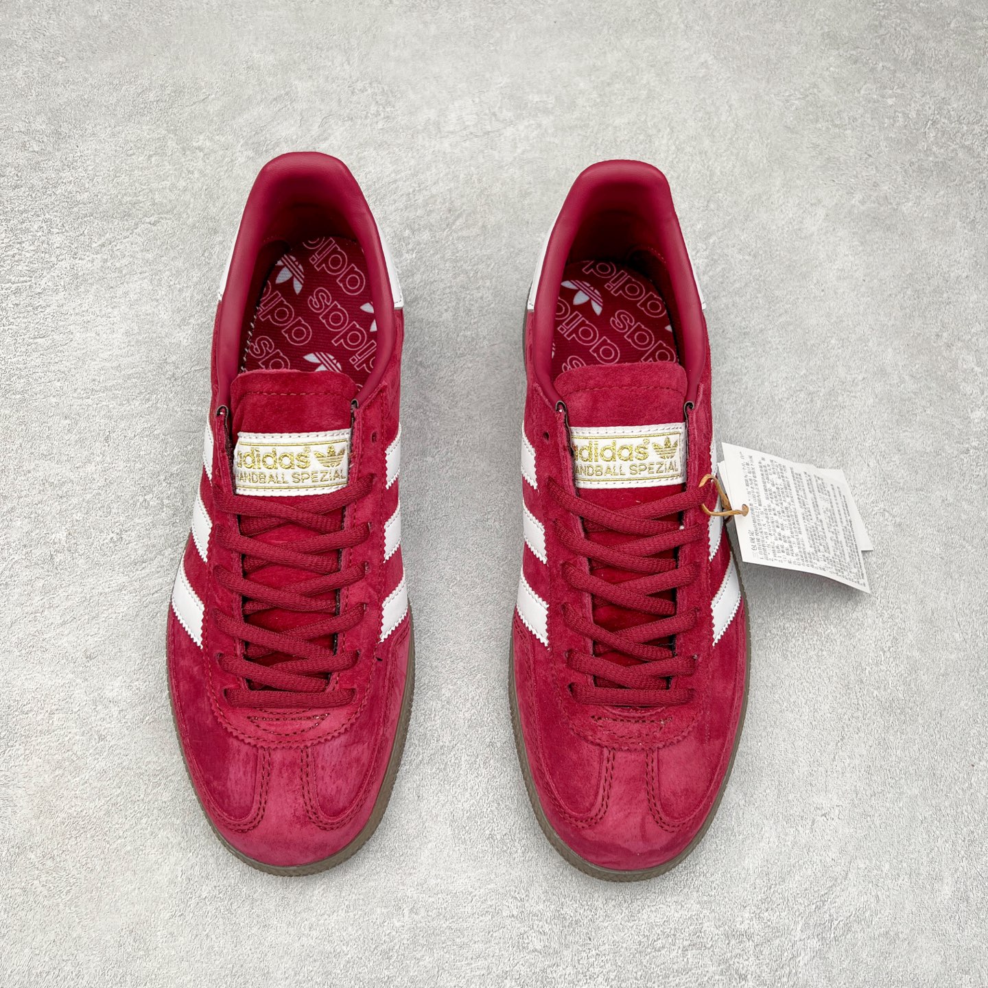 图片[2]-AD Originals Handball SPZL 手球运动员系列百搭休闲运动板鞋 BD7617 这款来自阿迪达斯的这款HANDBALL SPZL前身是一双手球运动鞋，这一次拿来复刻，所以鞋面的主要色彩选用了黑色， 鞋面外侧除了Spezial字母之外还有三叶草标志。Handball SPZL作为复古手球训练鞋与作为室内足球鞋的Samba有着异曲同工之处，但是质感更为出众的鞋身以及丰富的配色选择比起Samba来讲可以说是更胜一筹了！尺码：36 36⅔ 37⅓ 38 38⅔ 39⅓ 40 40⅔ 41⅓ 42 42⅔ 43⅓ 44 45-选品中心