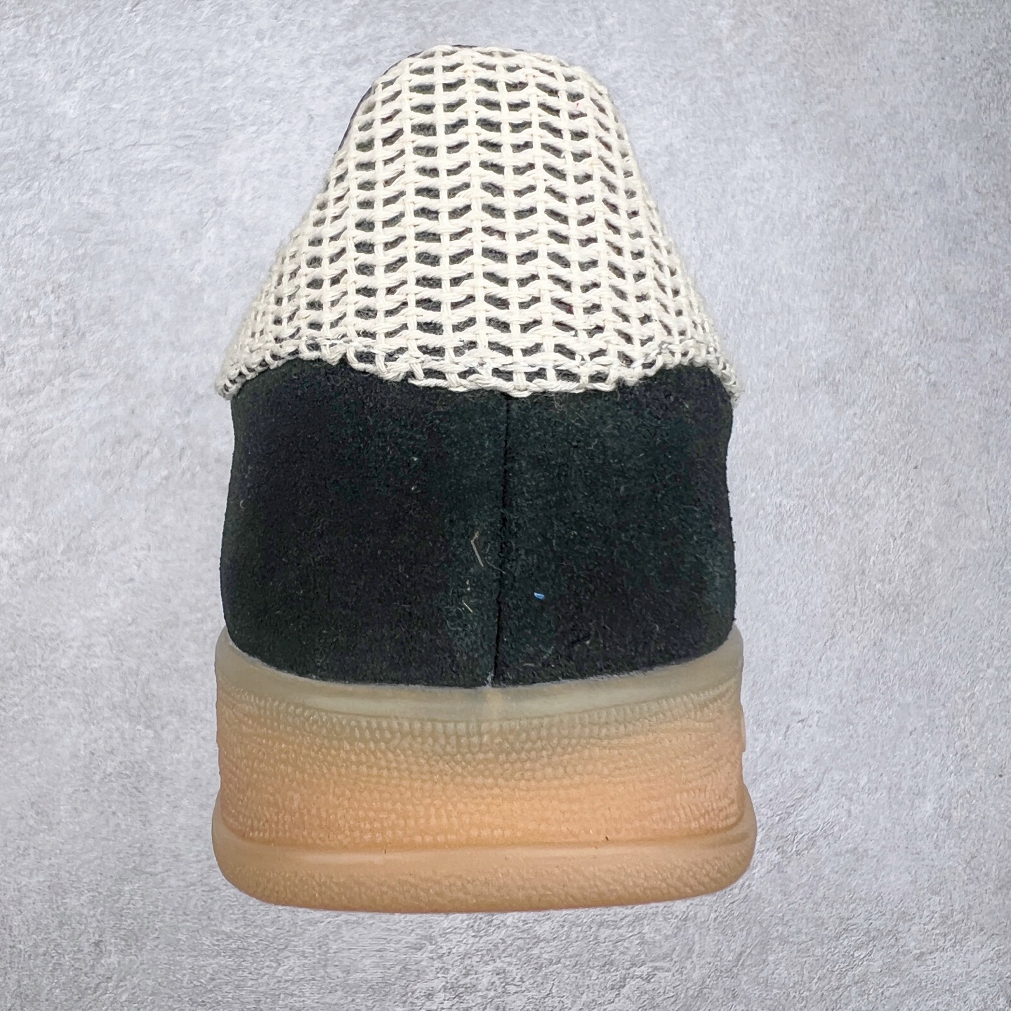 图片[8]-AD Gazelle Indoor Trainers 羚羊内训系列低帮复古百搭休闲运动德训风板鞋 JI2755 90年代经典的复刻版！自60年代以足球训练鞋面世以来,Gazelle就以其经典设计席卷全球。1991年版本的复刻,再造经典Gazelle。采用皮革打造,搭配浊色细节,让这款经典更加简约。尺码：36 36⅔ 37⅓ 38 38⅔ 39⅓ 40 40⅔ 41⅓ 42 42⅔ 43⅓ 44 45-选品中心