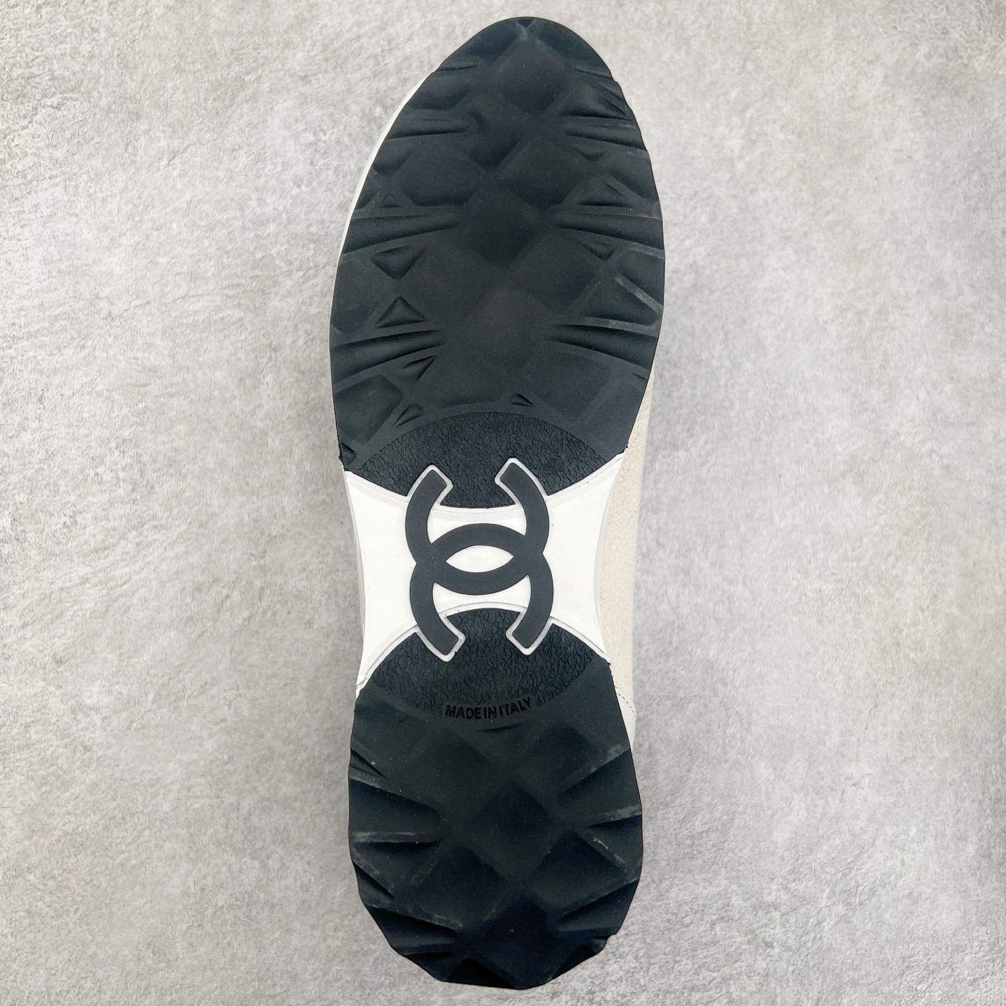 图片[9]-CHANEL香奈儿新款熊猫板鞋熊猫鞋 香奈儿2025ss火爆熊猫鞋🐼配色厚底休闲运动鞋板鞋✅ 【已有多位明星上脚】 专柜同步 专柜非常火爆 非常难买的一款鞋 全网最火的厚底熊猫鞋 可想而知小香控不可错过的 颜值与舒适并存的 简约百搭小白鞋 厚底**超级百搭，闭眼入😍谁穿谁好看 采用 ：小牛皮进口羊皮里TPU原版大底‼️ 尺码：35 36 37 38 39 40-选品中心