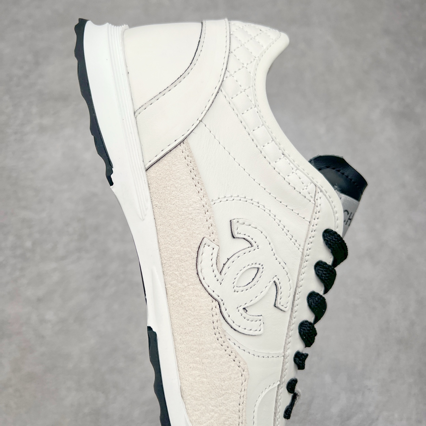 图片[6]-CHANEL香奈儿新款熊猫板鞋熊猫鞋 香奈儿2025ss火爆熊猫鞋🐼配色厚底休闲运动鞋板鞋✅ 【已有多位明星上脚】 专柜同步 专柜非常火爆 非常难买的一款鞋 全网最火的厚底熊猫鞋 可想而知小香控不可错过的 颜值与舒适并存的 简约百搭小白鞋 厚底**超级百搭，闭眼入😍谁穿谁好看 采用 ：小牛皮进口羊皮里TPU原版大底‼️ 尺码：35 36 37 38 39 40-选品中心