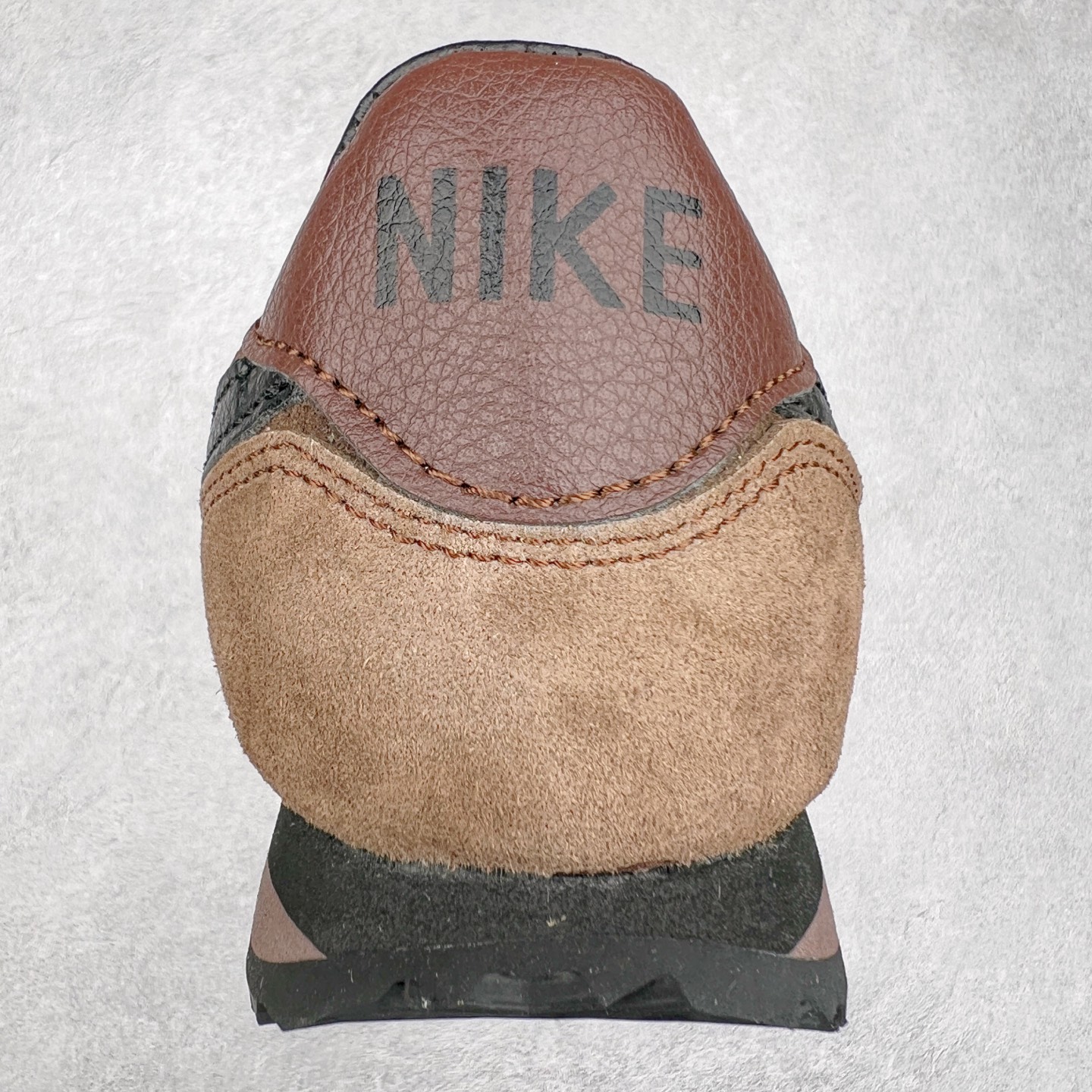 图片[8]-NK Classic Cortez Leather 阿甘复古初代皮革慢跑鞋 实体平台指令订单 全套原纸板楦头开发 原厂数据大底磨具 一比一鞋头弧度高度鞋身弧度 细节品控鞋型随意对比 正确烫金高频细节 公司级标准检验QC 区分市面一切版本 完美复刻阿甘复古鞋型 尺码：35.5 36 36.5 37.5 38 38.5 39 40 40.5 41 42 42.5 43 44 45-选品中心