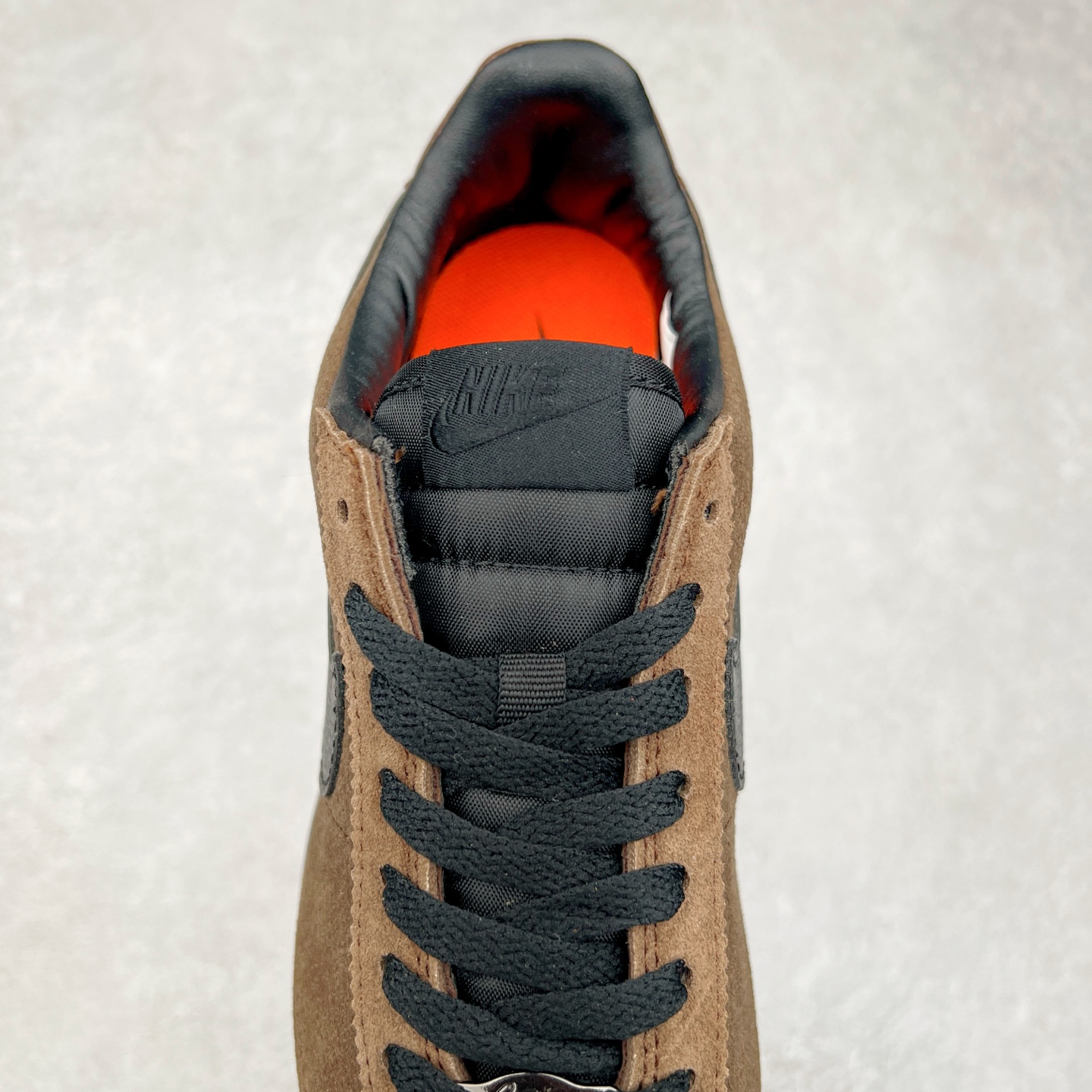 图片[5]-NK Classic Cortez Leather 阿甘复古初代皮革慢跑鞋 实体平台指令订单 全套原纸板楦头开发 原厂数据大底磨具 一比一鞋头弧度高度鞋身弧度 细节品控鞋型随意对比 正确烫金高频细节 公司级标准检验QC 区分市面一切版本 完美复刻阿甘复古鞋型 尺码：35.5 36 36.5 37.5 38 38.5 39 40 40.5 41 42 42.5 43 44 45-选品中心