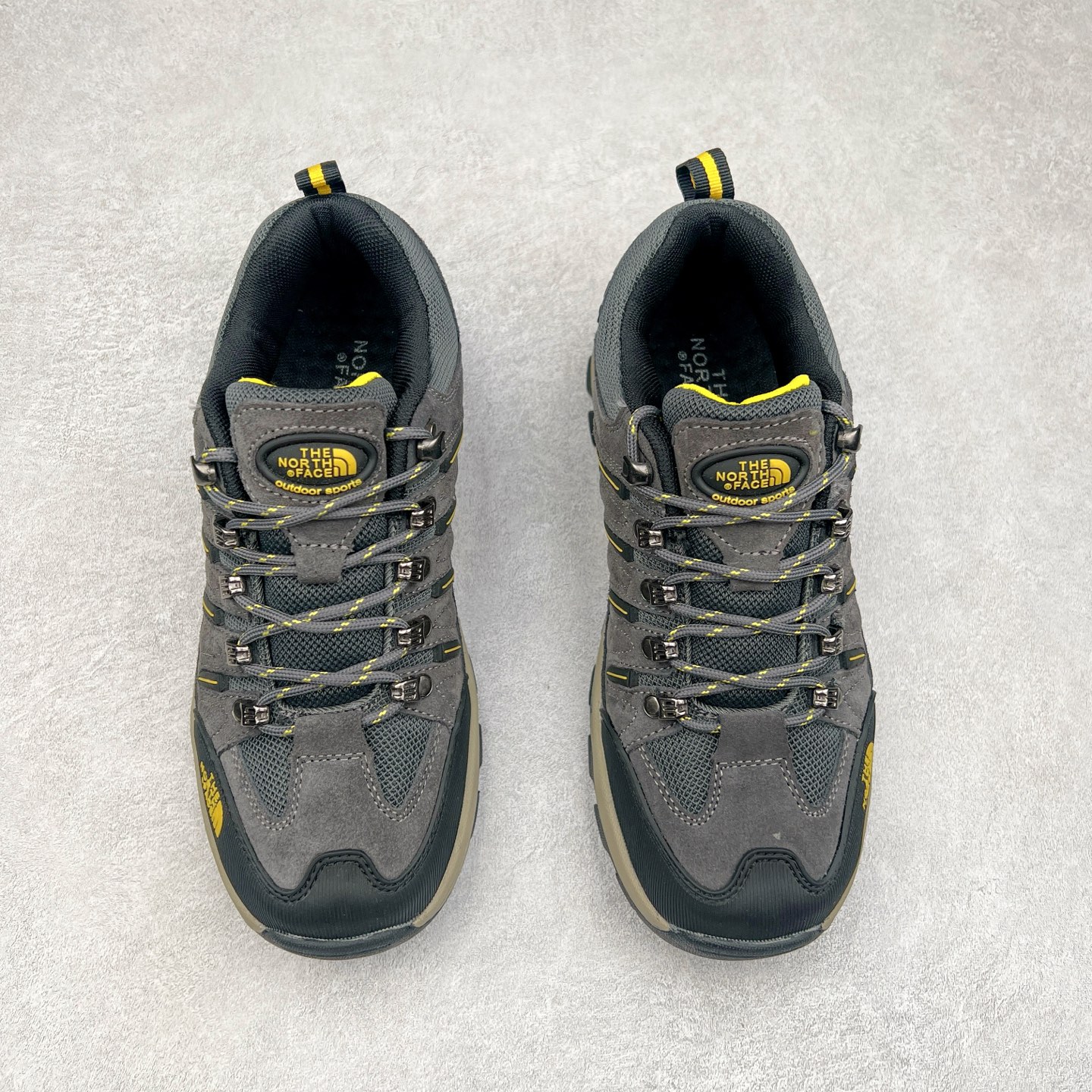 图片[2]-The North Face 北面 乐斯菲斯户外运动休闲登山鞋越野徒步鞋 广东大厂品质 面料采用进口磨砂牛皮 鞋底采用Vibram黄金大底 专门为鞋底设计的橡胶以出色的耐磨性 良好的防滑性或得不少户外运动爱好者的喜欢 专业户外登山品牌（北面）The North Face自1966年创立，由两位热爱登山徒步的年轻登山者于美西旧金山开创，不断透过研发与创新，并且将最先进的技术结合在服装与鞋款设计，生产多种外型帅气且专业能力非常强的户外运动装备而备受欢迎。尺码：40-45（运动鞋码）-选品中心