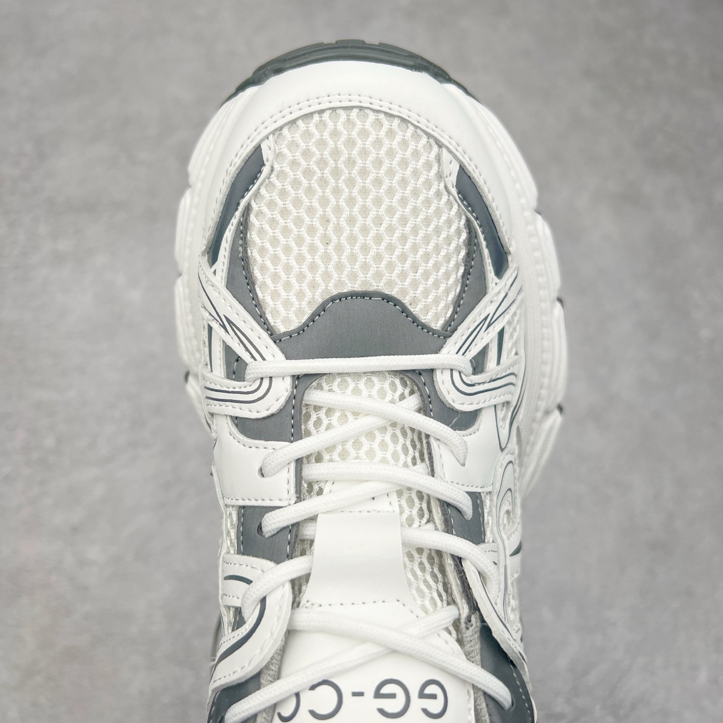 图片[4]-GG-CC Chunky Low白鹿同款独星球 2024新款GGCC低帮复古厚底增高老爹鞋 时髦look轻松定格 不费力展现率性氛围 原版正确大底 高档银盒 酷帅机能风不规则设计大底 8CM 增高厚底 大长腿既视感轻松拿捏 货号：G24X9833 尺码：35 36 37 38 39 40-选品中心