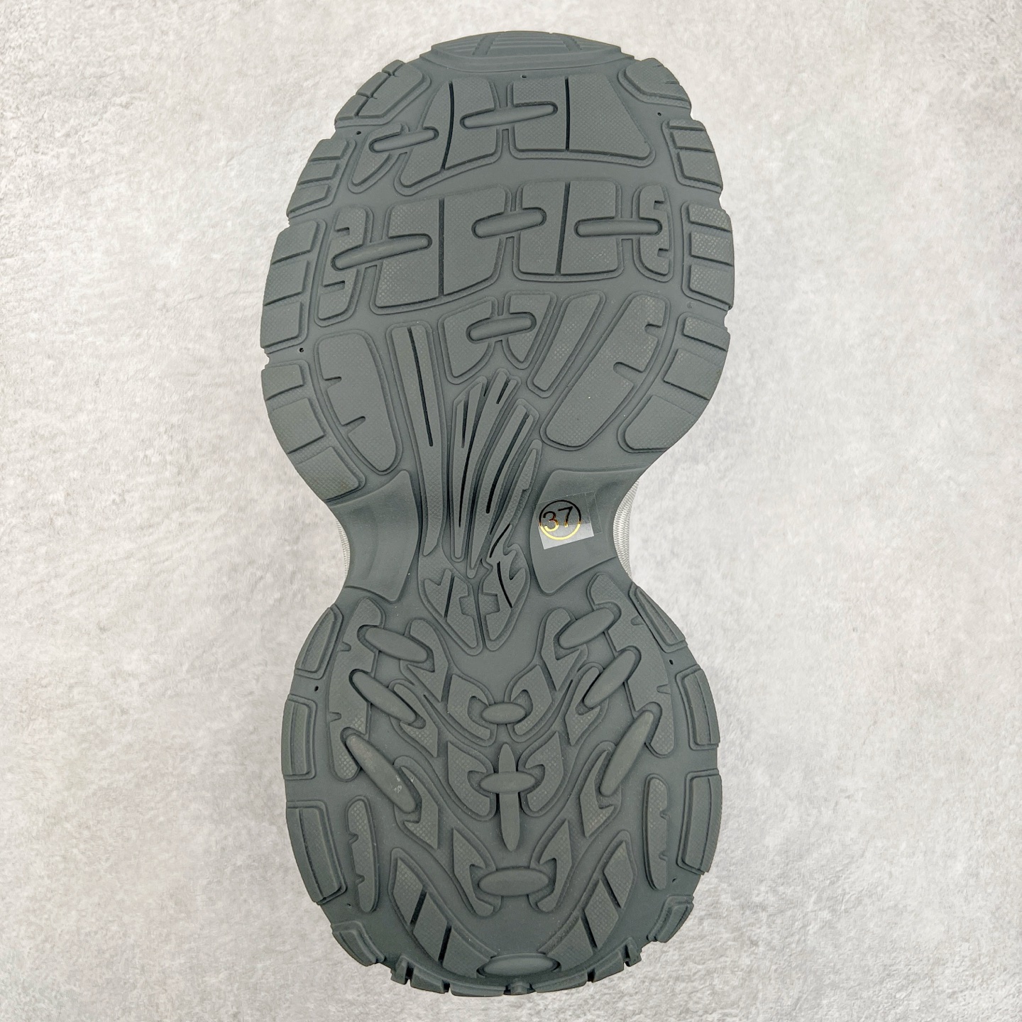 图片[9]-GG-CC Chunky Low白鹿同款独星球 2024新款GGCC低帮复古厚底增高老爹鞋 时髦look轻松定格 不费力展现率性氛围 原版正确大底 高档银盒 酷帅机能风不规则设计大底 8CM 增高厚底 大长腿既视感轻松拿捏 货号：G24X9833 尺码：35 36 37 38 39 40-选品中心