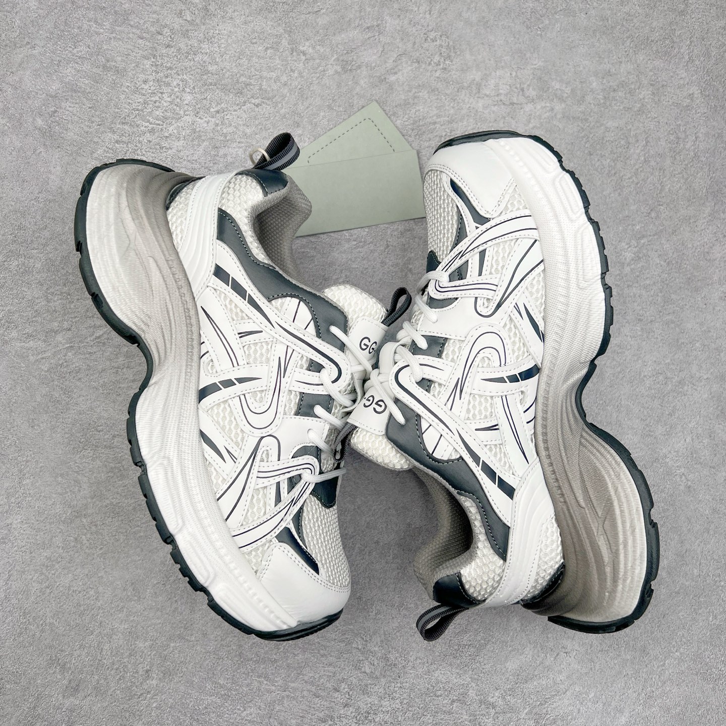 图片[3]-GG-CC Chunky Low白鹿同款独星球 2024新款GGCC低帮复古厚底增高老爹鞋 时髦look轻松定格 不费力展现率性氛围 原版正确大底 高档银盒 酷帅机能风不规则设计大底 8CM 增高厚底 大长腿既视感轻松拿捏 货号：G24X9833 尺码：35 36 37 38 39 40-选品中心