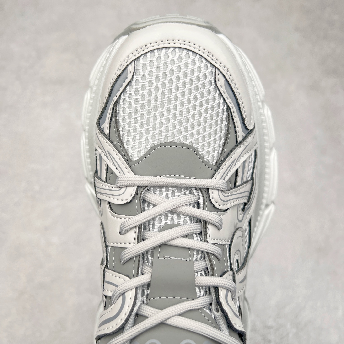 图片[4]-GG-CC Chunky Low白鹿同款独星球 2024新款GGCC低帮复古厚底增高老爹鞋 时髦look轻松定格 不费力展现率性氛围 原版正确大底 高档银盒 酷帅机能风不规则设计大底 8CM 增高厚底 大长腿既视感轻松拿捏 货号：G24X9833 尺码：35 36 37 38 39 40-选品中心