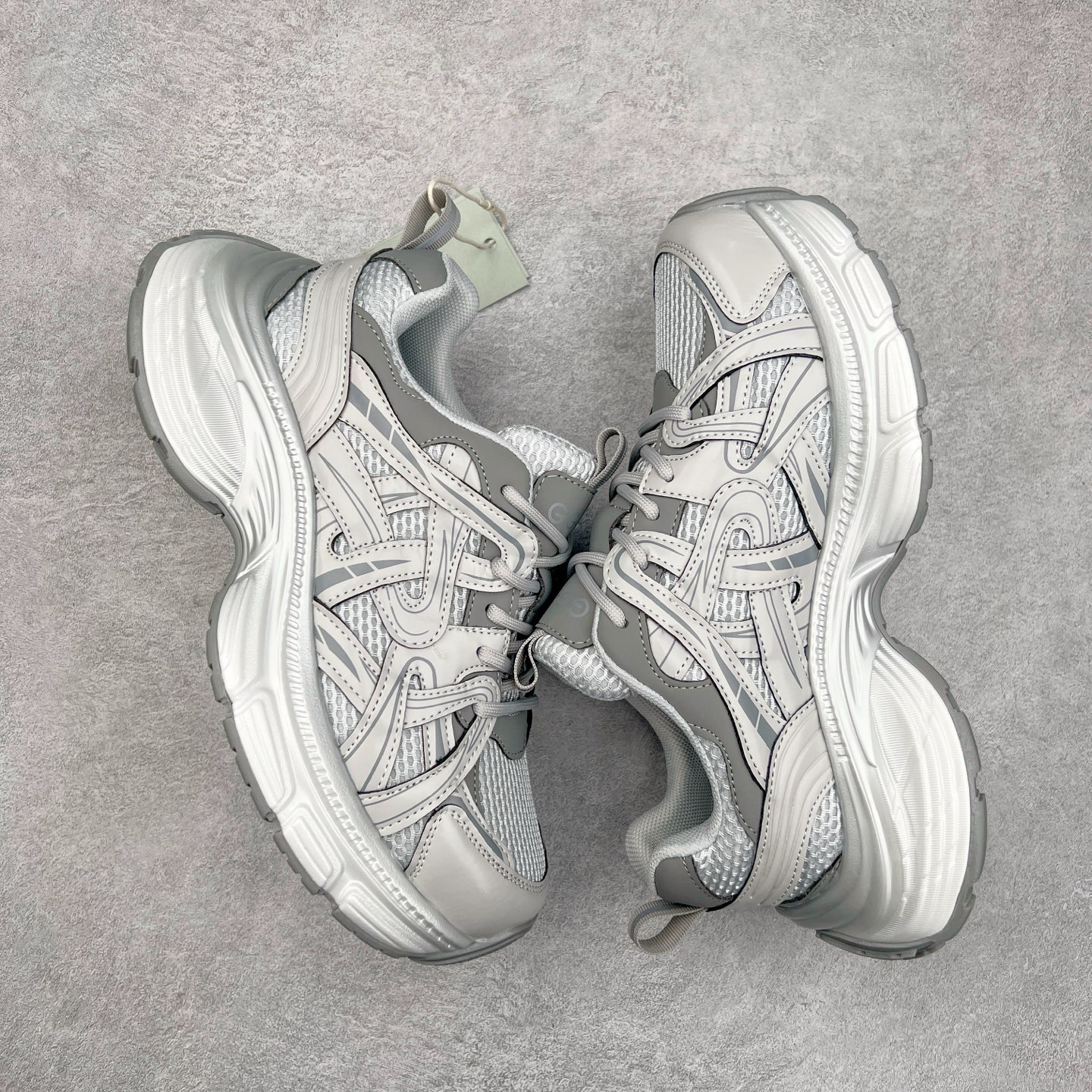 图片[3]-GG-CC Chunky Low白鹿同款独星球 2024新款GGCC低帮复古厚底增高老爹鞋 时髦look轻松定格 不费力展现率性氛围 原版正确大底 高档银盒 酷帅机能风不规则设计大底 8CM 增高厚底 大长腿既视感轻松拿捏 货号：G24X9833 尺码：35 36 37 38 39 40-选品中心