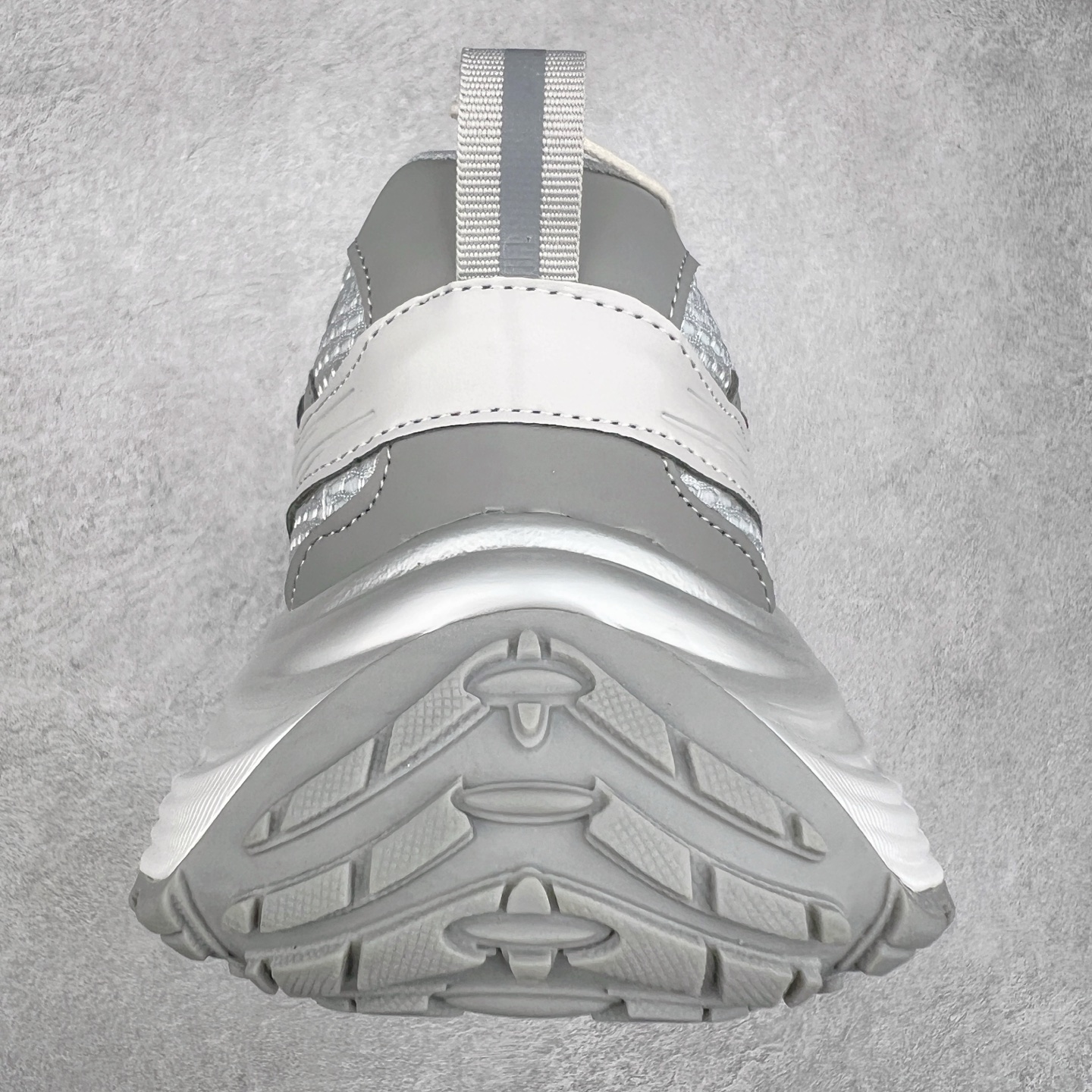 图片[8]-GG-CC Chunky Low白鹿同款独星球 2024新款GGCC低帮复古厚底增高老爹鞋 时髦look轻松定格 不费力展现率性氛围 原版正确大底 高档银盒 酷帅机能风不规则设计大底 8CM 增高厚底 大长腿既视感轻松拿捏 货号：G24X9833 尺码：35 36 37 38 39 40-选品中心