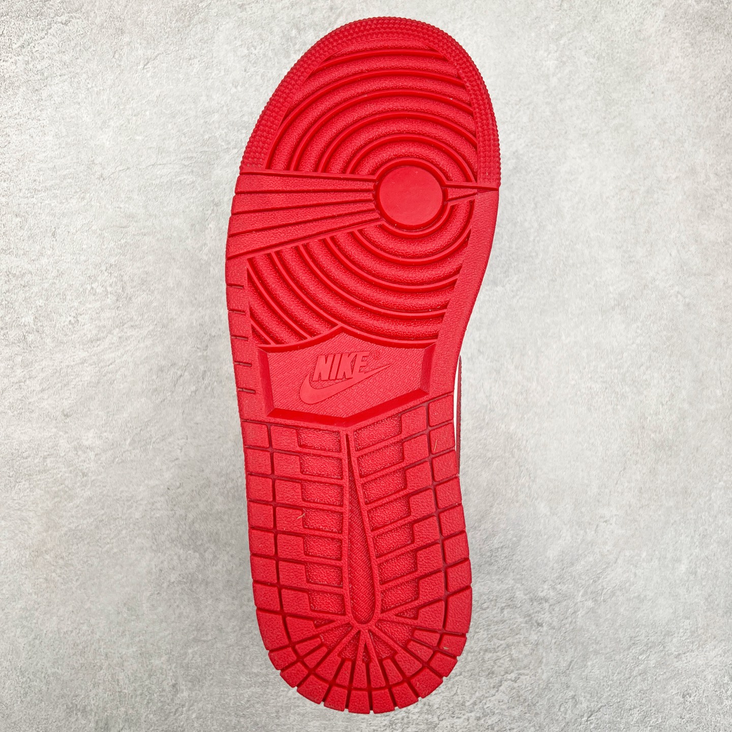 图片[9]-＃K版 Air Jordan AJ1 Low 低帮 白红 HJ9338-106 全新流水线出品 DT版本唯一平替选择 市场第二梯队最强版 全部原鞋开发 原楦原纸板开发 全鞋电脑针车 原厂内置全掌气垫 原盒内在原标 唯一Zp原版鞋带绑法 免检产品 全新2022版型 全头层皮料 完美零毛边处理 原厂配置全掌气垫 价格定位良心 几十个配色陆续出货 尺码：36 36.5 37.5 38 38.5 39 40 40.5 41 42 42.5 43 44 44.5 45 46 47.5-选品中心