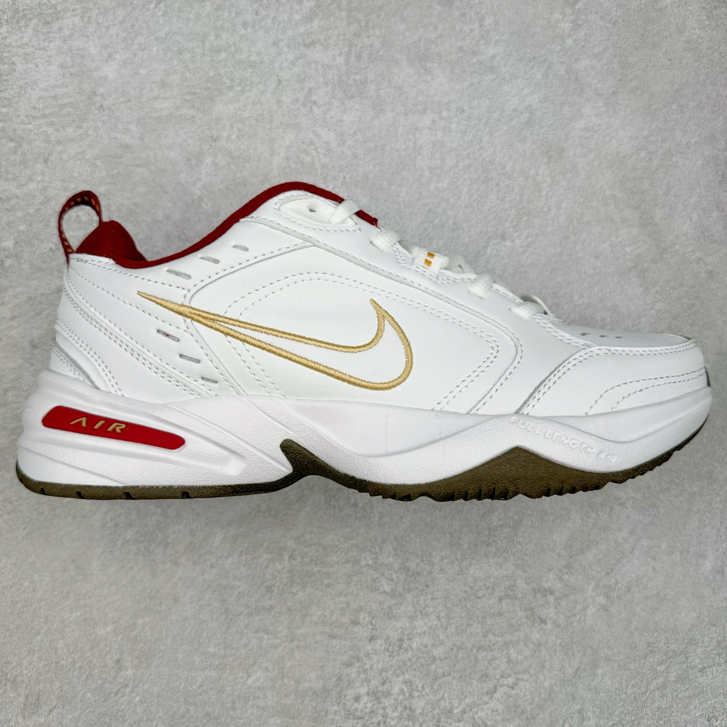 NK Air Monarch IV M2K Tekno 复古运动老爹鞋 正确原楦开发版型 内置Air气垫版本 细节完美还原 复古潮流优质皮革打造鞋面 夸张流线极符 风靡老爹元素 外形延续当下潮流得未来感老爹鞋 设计干净配色风格也带有浓郁的复古感受 极为独特 货号：IB4607-171 尺码：36 36.5 37.5 38 38.5 39 40 40.5 41 42 42.5 43 44 44.5 45-选品中心