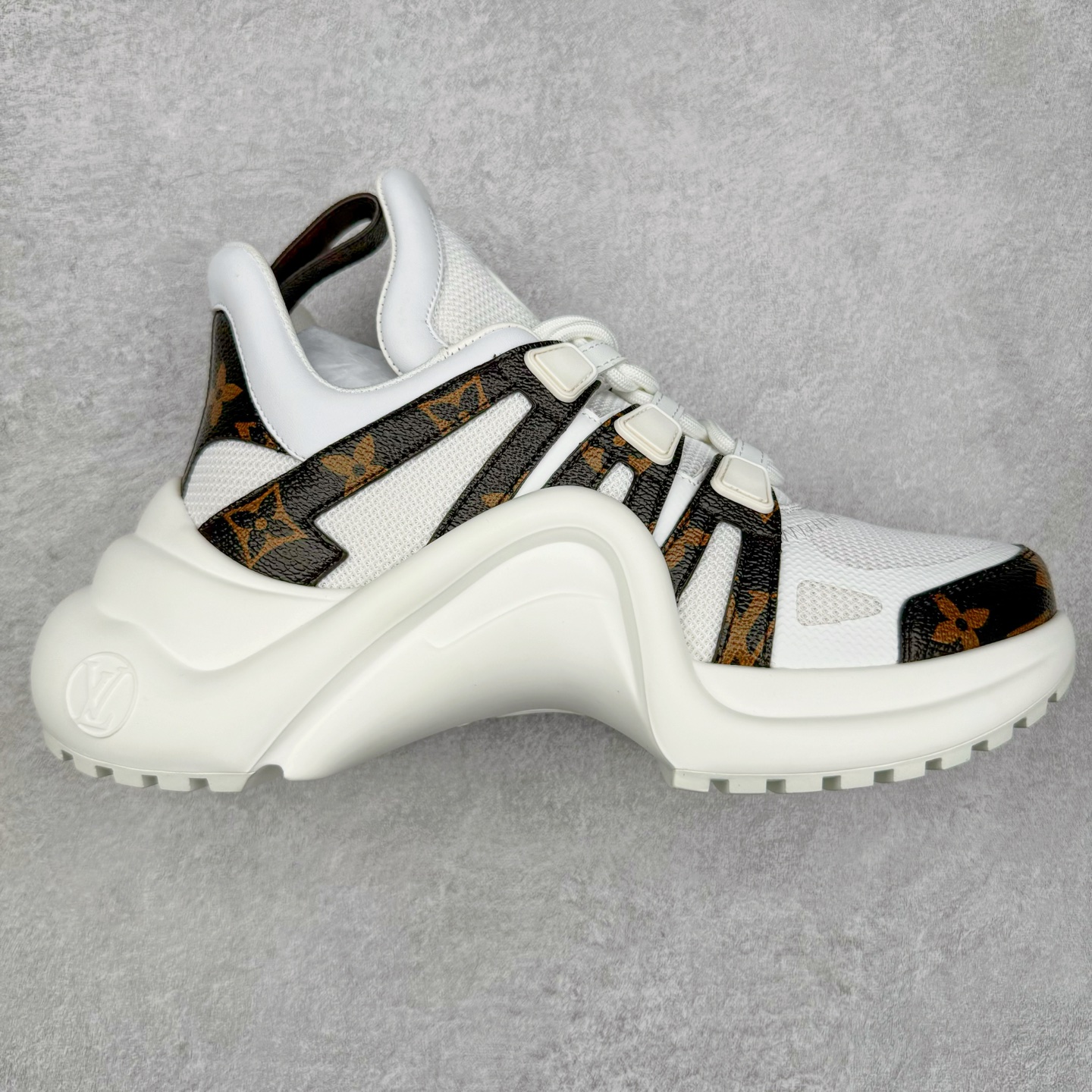 #纯原福利 Louis Vuitton Archlight Sneakers lv真皮拼色减震运动弓型舞蹈复古走秀老爹运动鞋 升级2023原装配件5D效果礼盒及全套原装配件包装物#支持感应NFC官网跳转#雪梨形超软沙绒纸团+细节制造精品#采用头层小牛皮革饰片#独立开发TPU回弹中底#组合TPR耐磨外底#超软皮内里脚垫❗ 尺码:35-39-选品中心