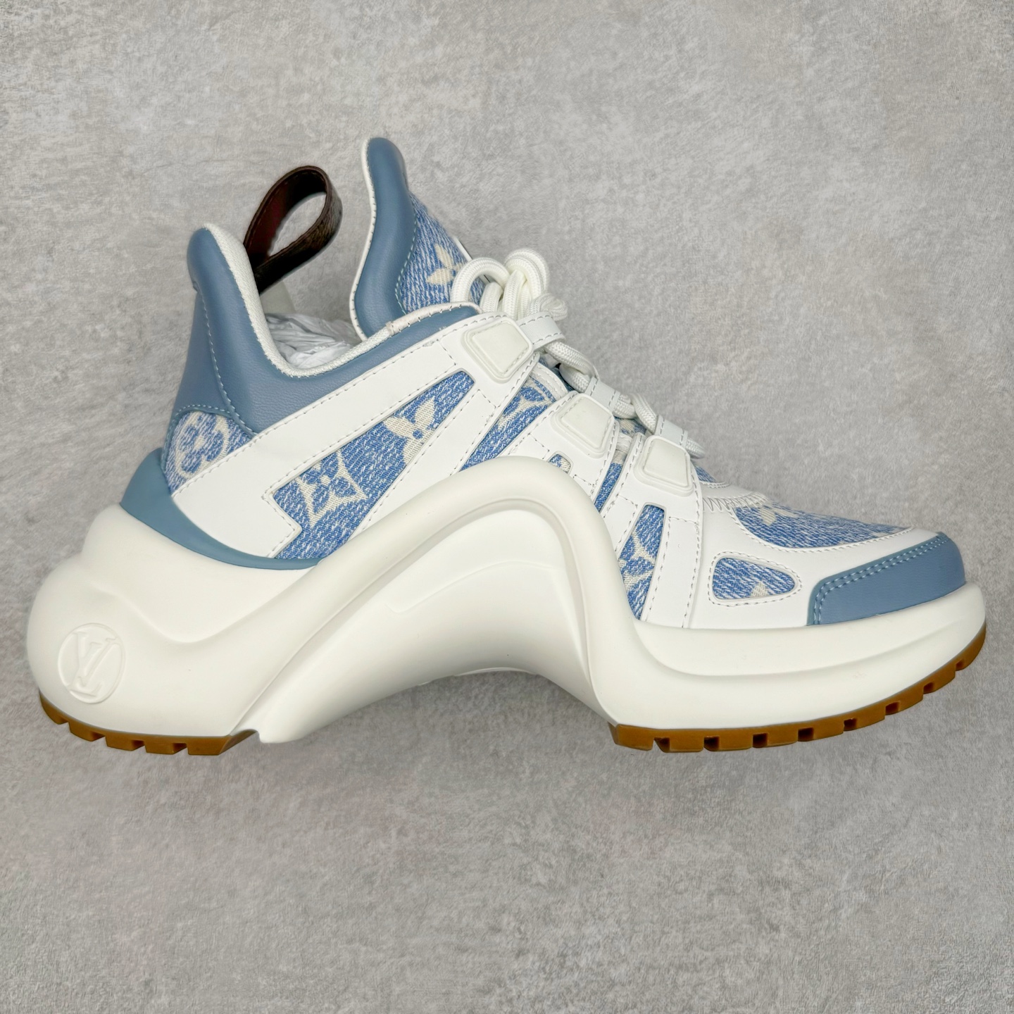 ＃纯原福利 Louis Vuitton Archlight Sneakers lv真皮拼色减震运动弓型舞蹈复古走秀老爹运动鞋 升级2023原装配件5D效果礼盒及全套原装配件包装物#支持感应NFC官网跳转#雪梨形超软沙绒纸团+细节制造精品#采用头层小牛皮革饰片#独立开发TPU回弹中底#组合TPR耐磨外底#超软皮内里脚垫❗ 尺码：35-39-选品中心