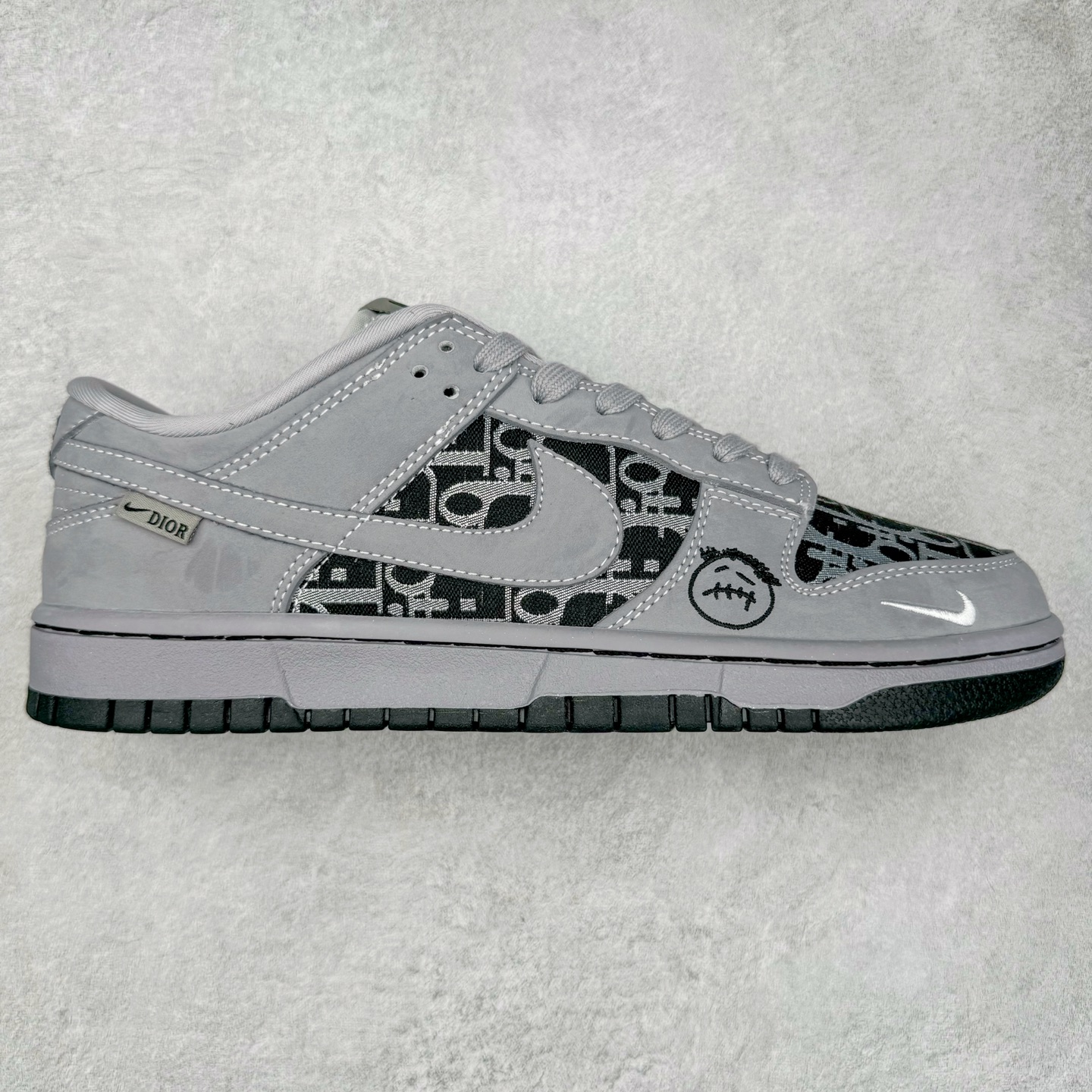 NK Dunk Low 定制配色 KK1333-029 大厂出品 极力推荐 原装头层材料 独家版型蒸餾加工帶來的是更好的视觉和脚感体验大厂纯原品质出货 清洁度 电绣工艺 皮料切割干净无任何毛边 细节完美 尺码：36 36.5 37.5 38 38.5 39 40 40.5 41 42 42.5 43 44 44.5 45-选品中心