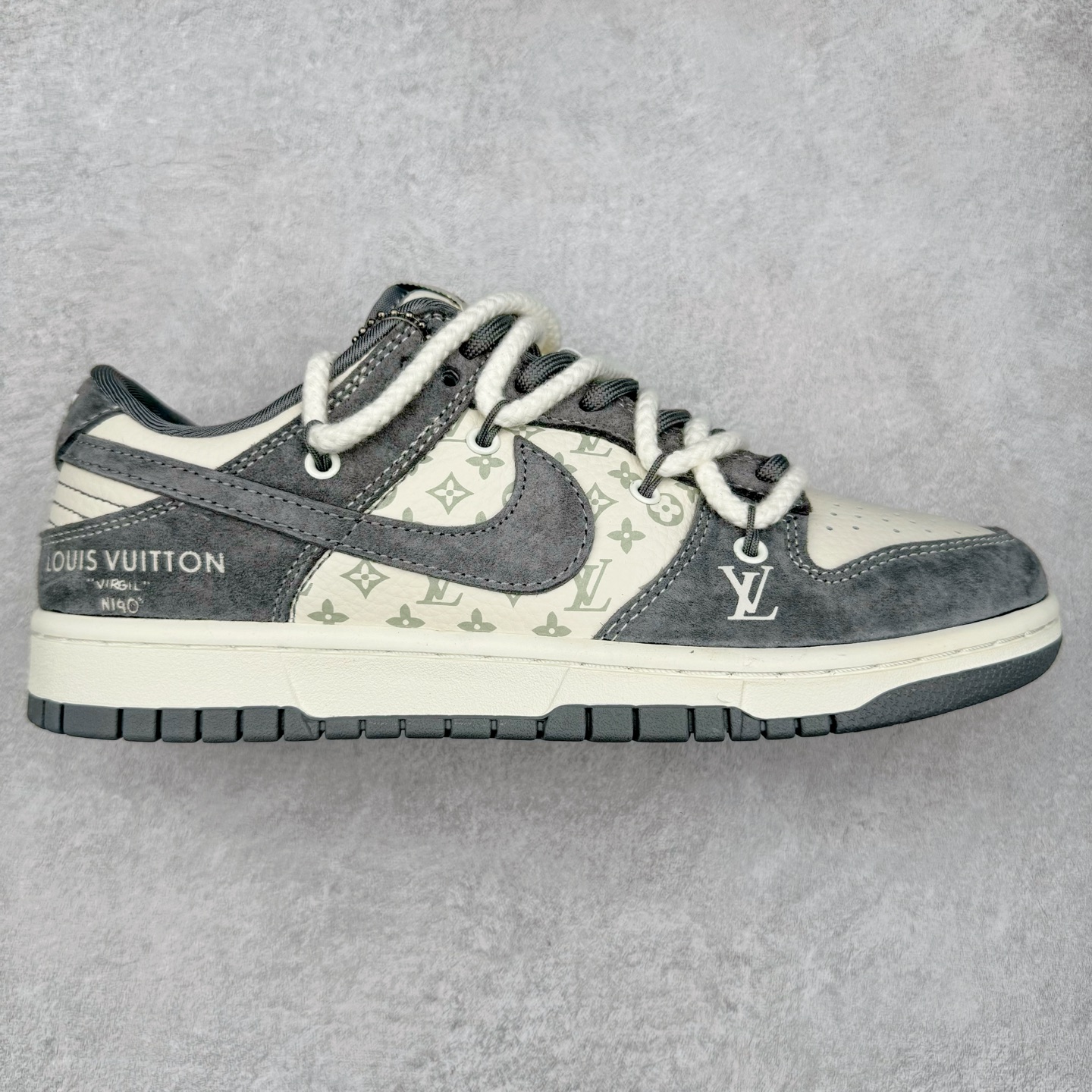 NK Dunk Low 定制配色 FC1688-138 大厂出品 极力推荐 原装头层材料 独家版型蒸餾加工帶來的是更好的视觉和脚感体验大厂纯原品质出货 清洁度 电绣工艺 皮料切割干净无任何毛边 细节完美 尺码：36 36.5 37.5 38 38.5 39 40 40.5 41 42 42.5 43 44 44.5 45-选品中心