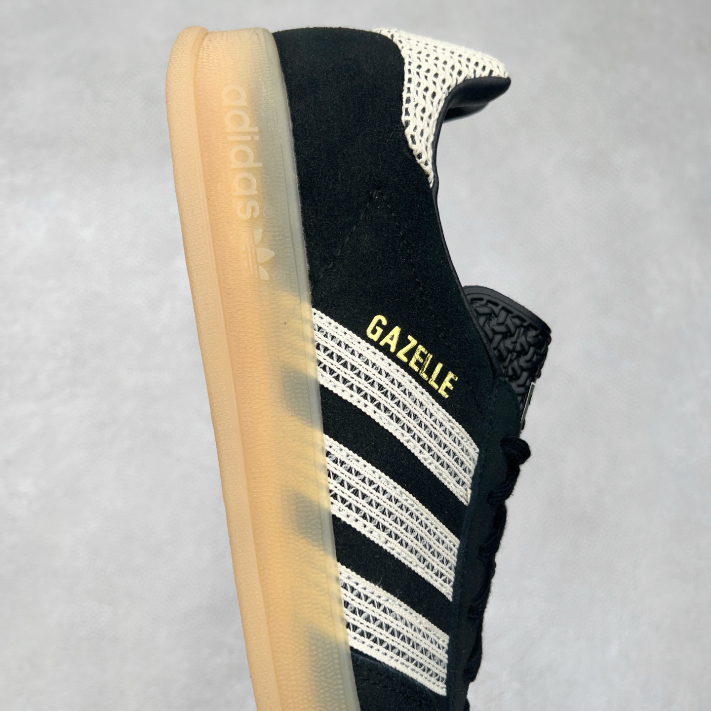 图片[6]-AD Gazelle Indoor Trainers 羚羊内训系列低帮复古百搭休闲运动德训风板鞋 JI2755 90年代经典的复刻版！自60年代以足球训练鞋面世以来,Gazelle就以其经典设计席卷全球。1991年版本的复刻,再造经典Gazelle。采用皮革打造,搭配浊色细节,让这款经典更加简约。尺码：36 36⅔ 37⅓ 38 38⅔ 39⅓ 40 40⅔ 41⅓ 42 42⅔ 43⅓ 44 45-选品中心