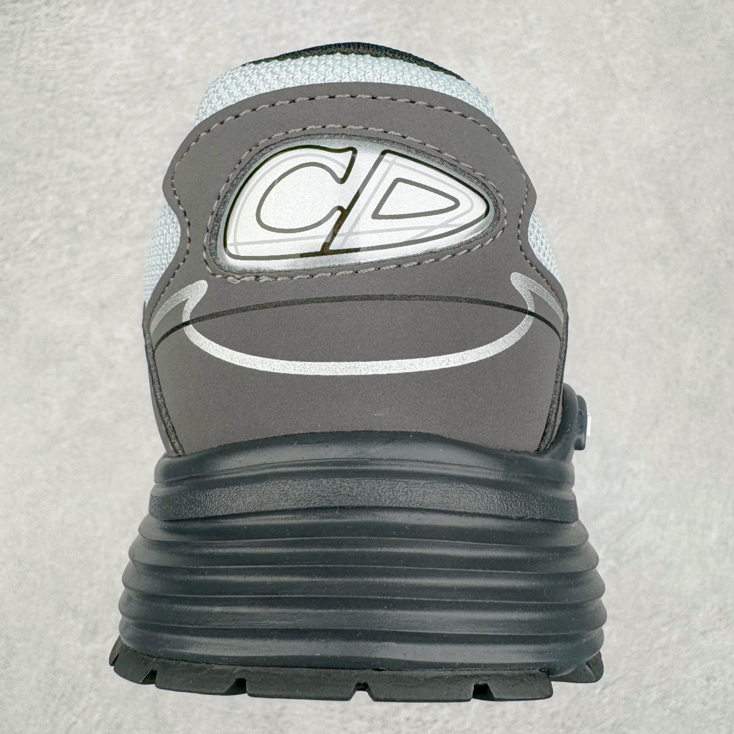 图片[8]-＃ZC总裁 Dior B30 迪奥网眼织物低帮运动休闲鞋 原版开模 海淘专供品质同渠道货源 全套专柜原装配件 该款系列采用黑网色眼织物白和色科技料面精心制 作饰以反光“CD30”图形标志 外格轻盈的刻雕效果橡胶鞋搭底配标志性点的缀提升格调 内弹部力细节塑造想理的舒适穿着体验可与各休式闲造型配搭 彰显尚时现代的运风动范 正常尺码：39 40 41 42 43 44 45-选品中心