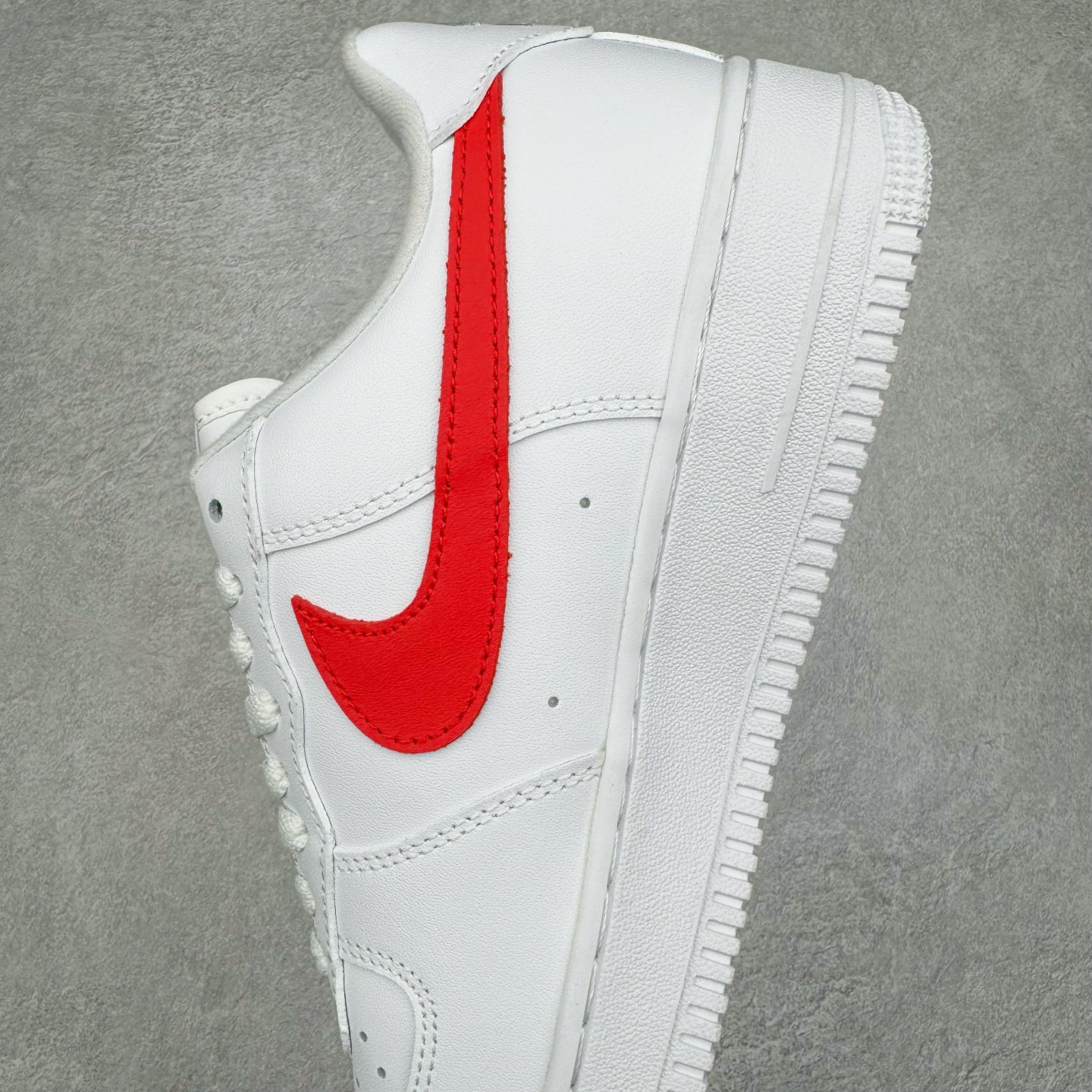 图片[7]-NK Air Force 1´07 Low 空军一号低帮百搭休闲运动板鞋 CU9225-101 柔软、弹性十足的缓震性能和出色的中底设计 横跨复古与现代的外型结合 造就出风靡全球 三十多年的Force 1 直到今天还深受青睐 尺码：36 36.5 37.5 38 38.5 39 40 40.5 41 42 42.5 43 44 44.5 45-选品中心