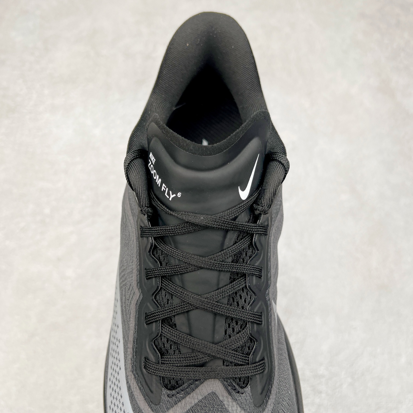 图片[5]-NK ZoomX Invincible Run Flyknit 6 轻量跑鞋 飞织低帮休闲运动慢跑鞋 厚底增高 老爹鞋 此鞋专为短跑运动员而生 是为 5 至 10 公里距离的赛事和训练打造 整体设计采用流线型的轻质工程网眼材质构成鞋面 并与其他 Running 旗舰鞋款同样搭载全脚掌 ZoomX 缓冲中底 搭配 Pebax 物料与橡胶外底 ZoomX StreakFly 首发配色以Prototype呈现 其灵感是来自开发期间的磨损测试 透过编号的标记与内侧的预期跑步距离突出研发过程 货号： FN8454-001 尺码：36 36.5 37.5 38 38.5 39 40 40.5 41 42 42.5 43 44 45-选品中心