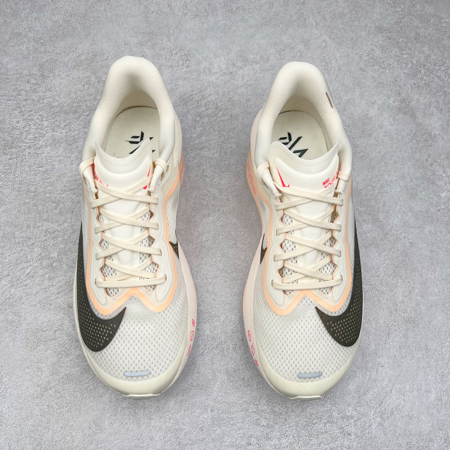 图片[2]-NK ZoomX Invincible Run Flyknit 6 轻量跑鞋 飞织低帮休闲运动慢跑鞋 厚底增高 老爹鞋 此鞋专为短跑运动员而生 是为 5 至 10 公里距离的赛事和训练打造 整体设计采用流线型的轻质工程网眼材质构成鞋面 并与其他 Running 旗舰鞋款同样搭载全脚掌 ZoomX 缓冲中底 搭配 Pebax 物料与橡胶外底 ZoomX StreakFly 首发配色以Prototype呈现 其灵感是来自开发期间的磨损测试 透过编号的标记与内侧的预期跑步距离突出研发过程 货号： FN8455-102 尺码：36 36.5 37.5 38 38.5 39 40 40.5 41 42 42.5 43 44 45-选品中心