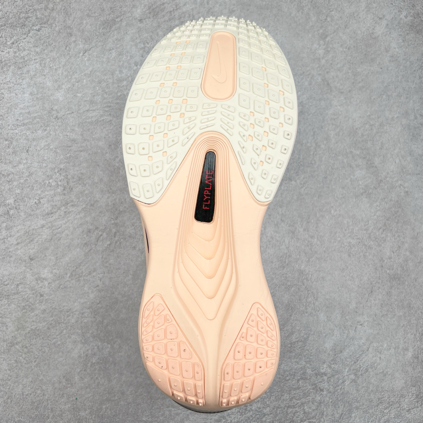 图片[9]-NK ZoomX Invincible Run Flyknit 6 轻量跑鞋 飞织低帮休闲运动慢跑鞋 厚底增高 老爹鞋 此鞋专为短跑运动员而生 是为 5 至 10 公里距离的赛事和训练打造 整体设计采用流线型的轻质工程网眼材质构成鞋面 并与其他 Running 旗舰鞋款同样搭载全脚掌 ZoomX 缓冲中底 搭配 Pebax 物料与橡胶外底 ZoomX StreakFly 首发配色以Prototype呈现 其灵感是来自开发期间的磨损测试 透过编号的标记与内侧的预期跑步距离突出研发过程 货号： FN8455-102 尺码：36 36.5 37.5 38 38.5 39 40 40.5 41 42 42.5 43 44 45-选品中心