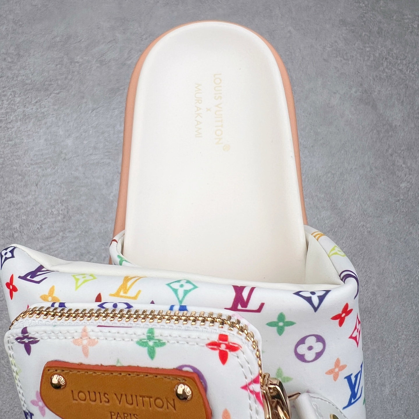 图片[5]-Louis Vuitton lv 2024专柜 春夏新款 最高限定专柜上新 LV情侣厚底魔术贴拖鞋明星同款 网红博主推荐 原版开模 代购版本 Lv 原版3D打印老花 内里海绵 水台4.5CM 原版私膜 真皮大底 全套专柜包装尺码：35 36 37 38 39 40 41 42 43 44-选品中心