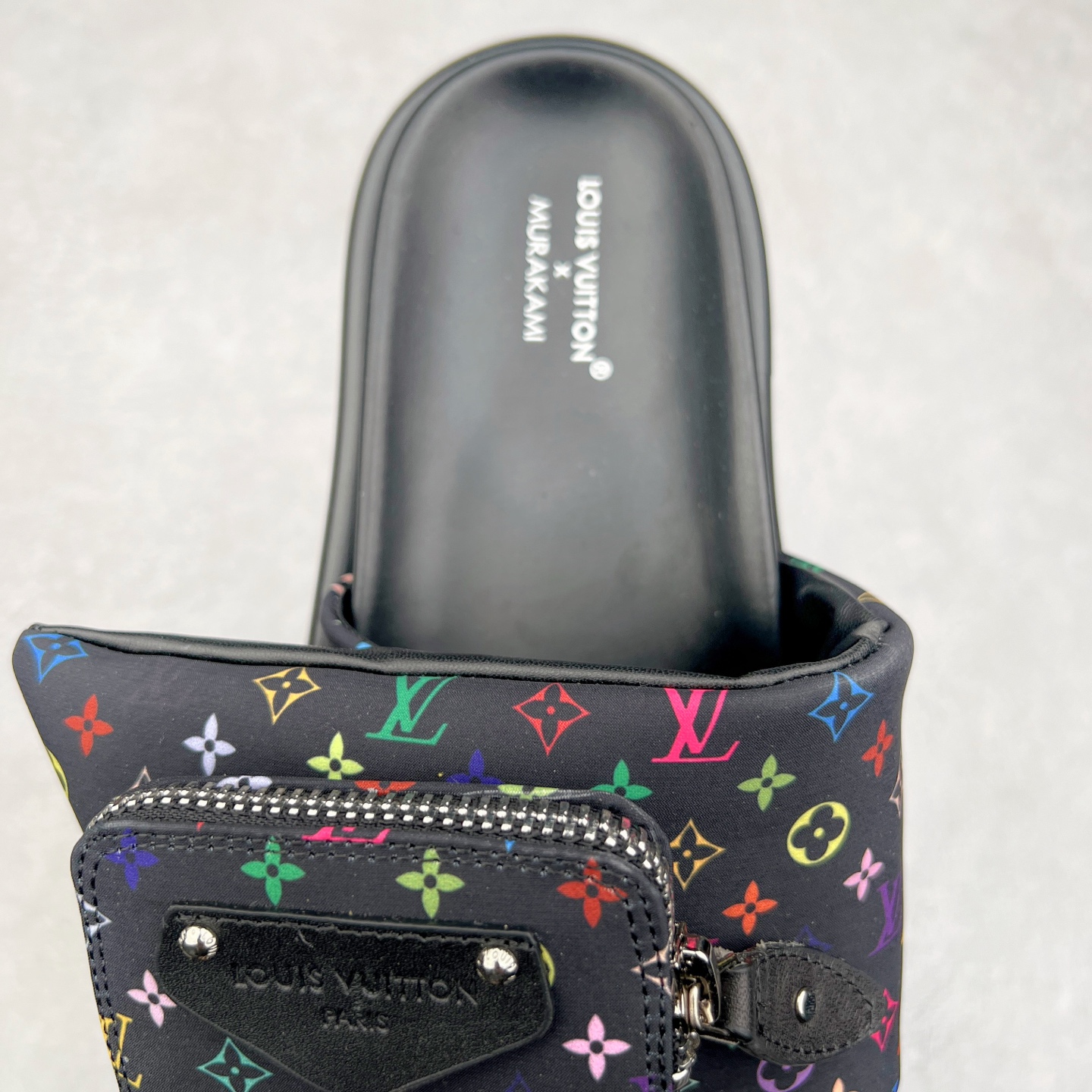 图片[5]-Louis Vuitton lv 2024专柜 春夏新款 最高限定专柜上新 LV情侣厚底魔术贴拖鞋明星同款 网红博主推荐 原版开模 代购版本 Lv 原版3D打印老花 内里海绵 水台4.5CM 原版私膜 真皮大底 全套专柜包装尺码：35 36 37 38 39 40 41 42 43 44-选品中心