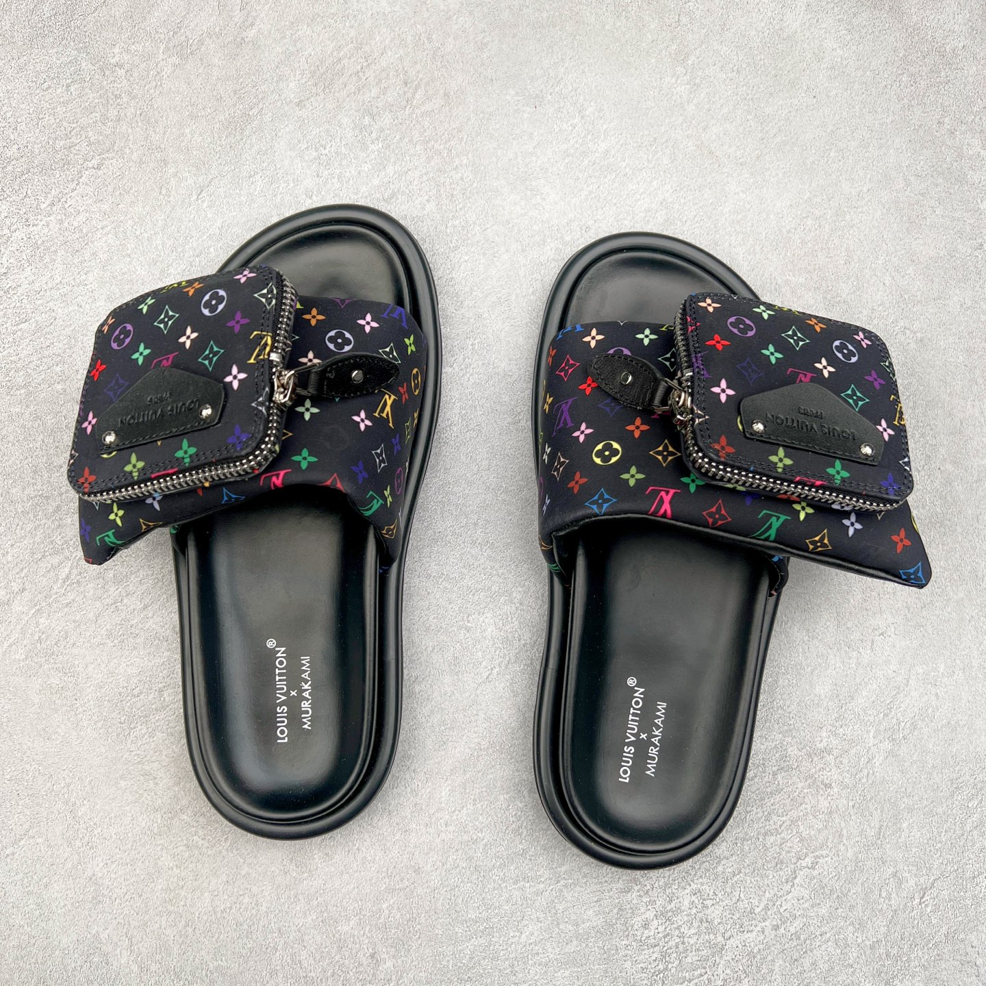 图片[3]-Louis Vuitton lv 2024专柜 春夏新款 最高限定专柜上新 LV情侣厚底魔术贴拖鞋明星同款 网红博主推荐 原版开模 代购版本 Lv 原版3D打印老花 内里海绵 水台4.5CM 原版私膜 真皮大底 全套专柜包装尺码：35 36 37 38 39 40 41 42 43 44-选品中心