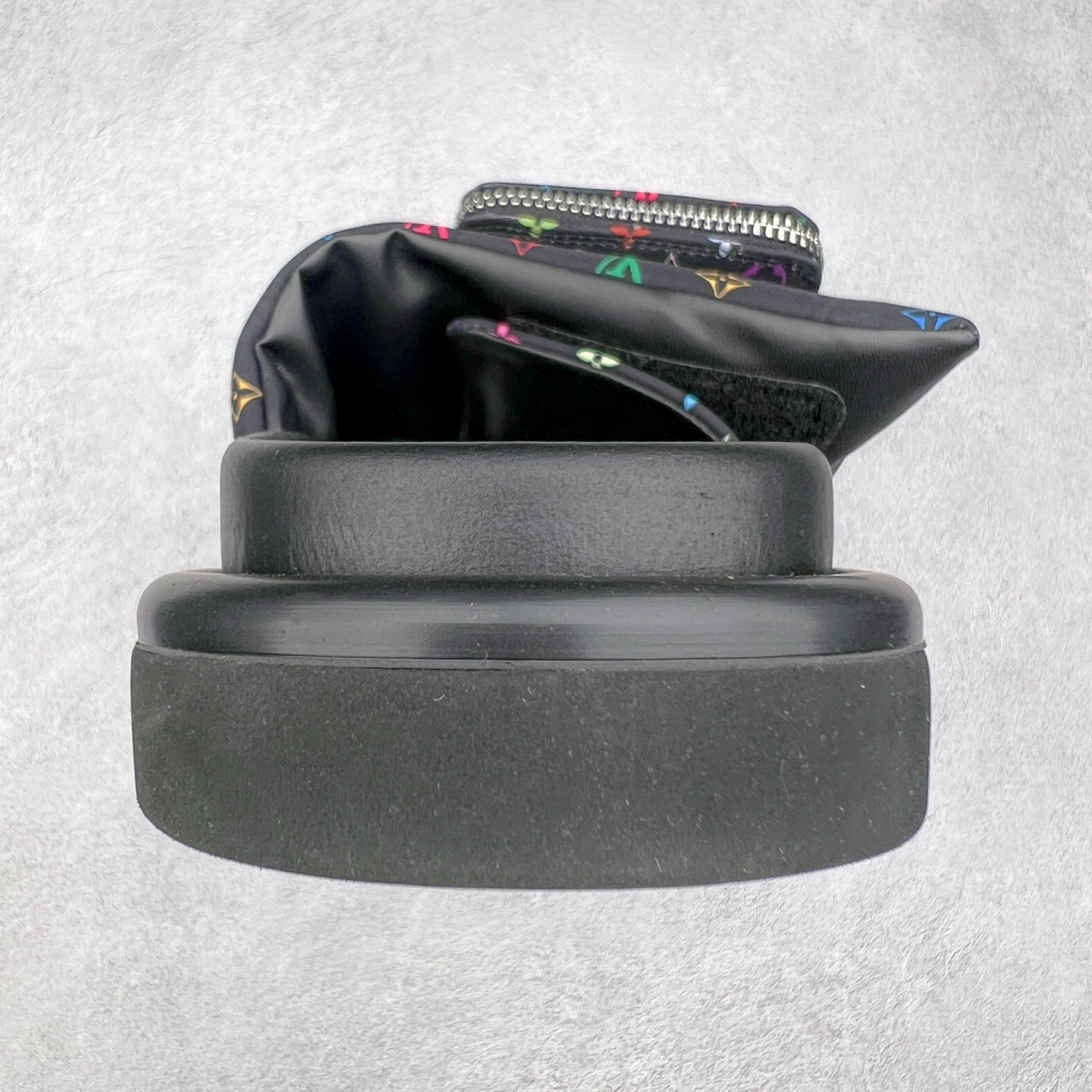 图片[8]-Louis Vuitton lv 2024专柜 春夏新款 最高限定专柜上新 LV情侣厚底魔术贴拖鞋明星同款 网红博主推荐 原版开模 代购版本 Lv 原版3D打印老花 内里海绵 水台4.5CM 原版私膜 真皮大底 全套专柜包装尺码：35 36 37 38 39 40 41 42 43 44-选品中心